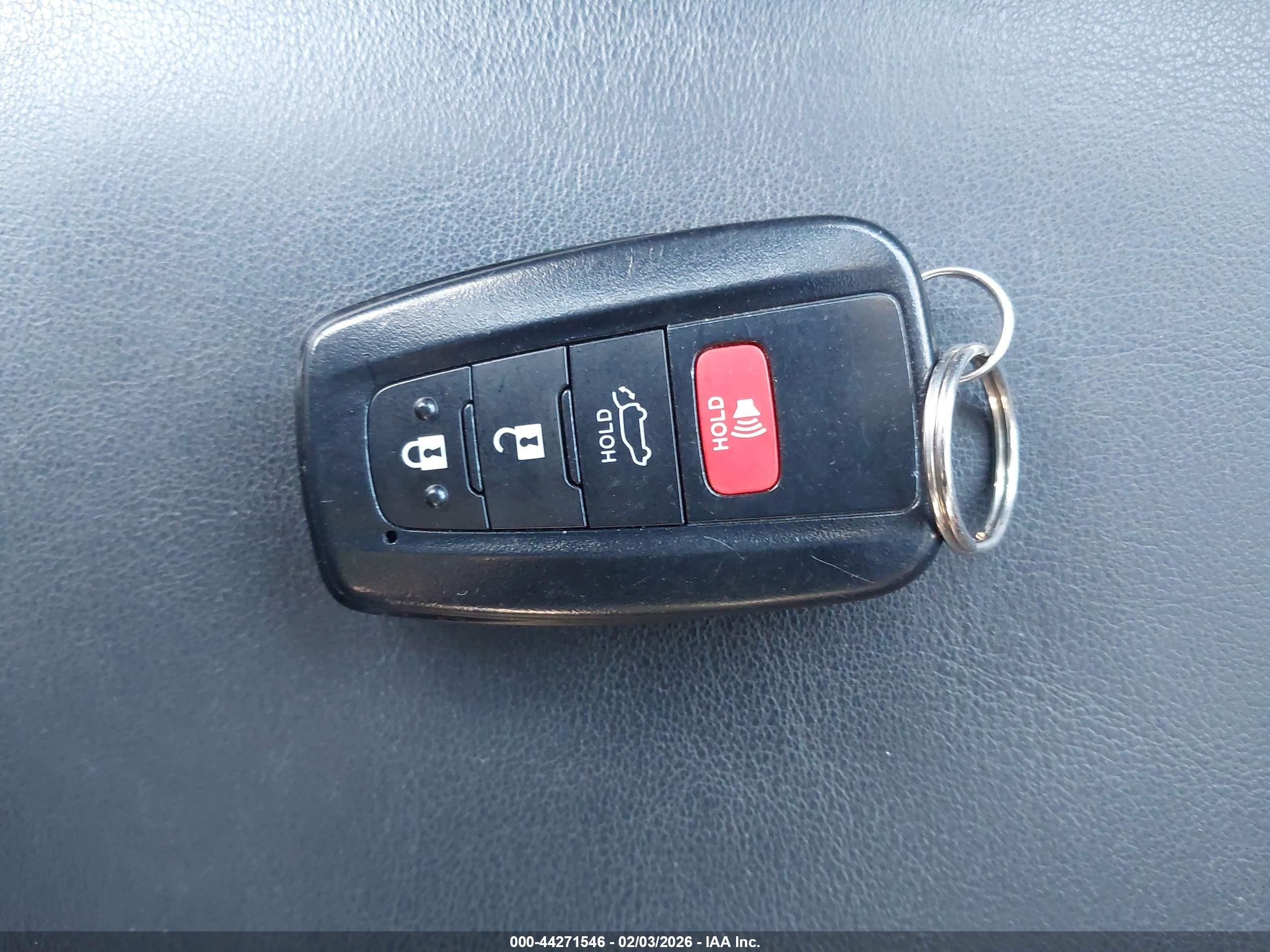 TOYOTA RAV4 image 11