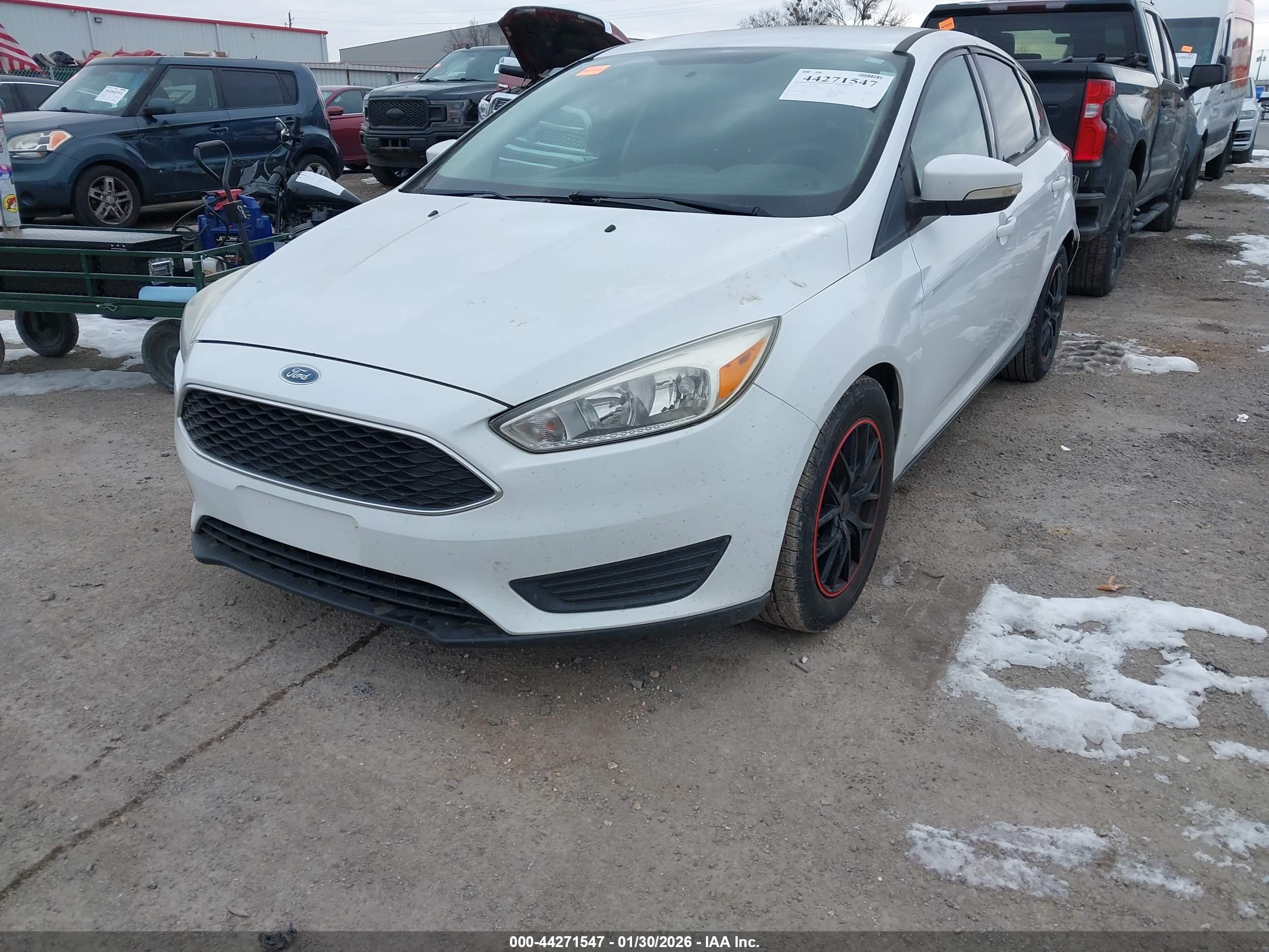FORD FOCUS image 2