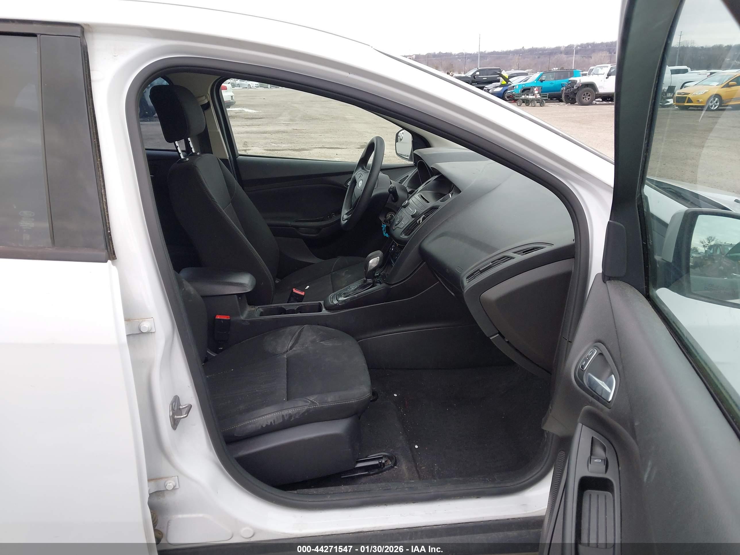 FORD FOCUS image 5