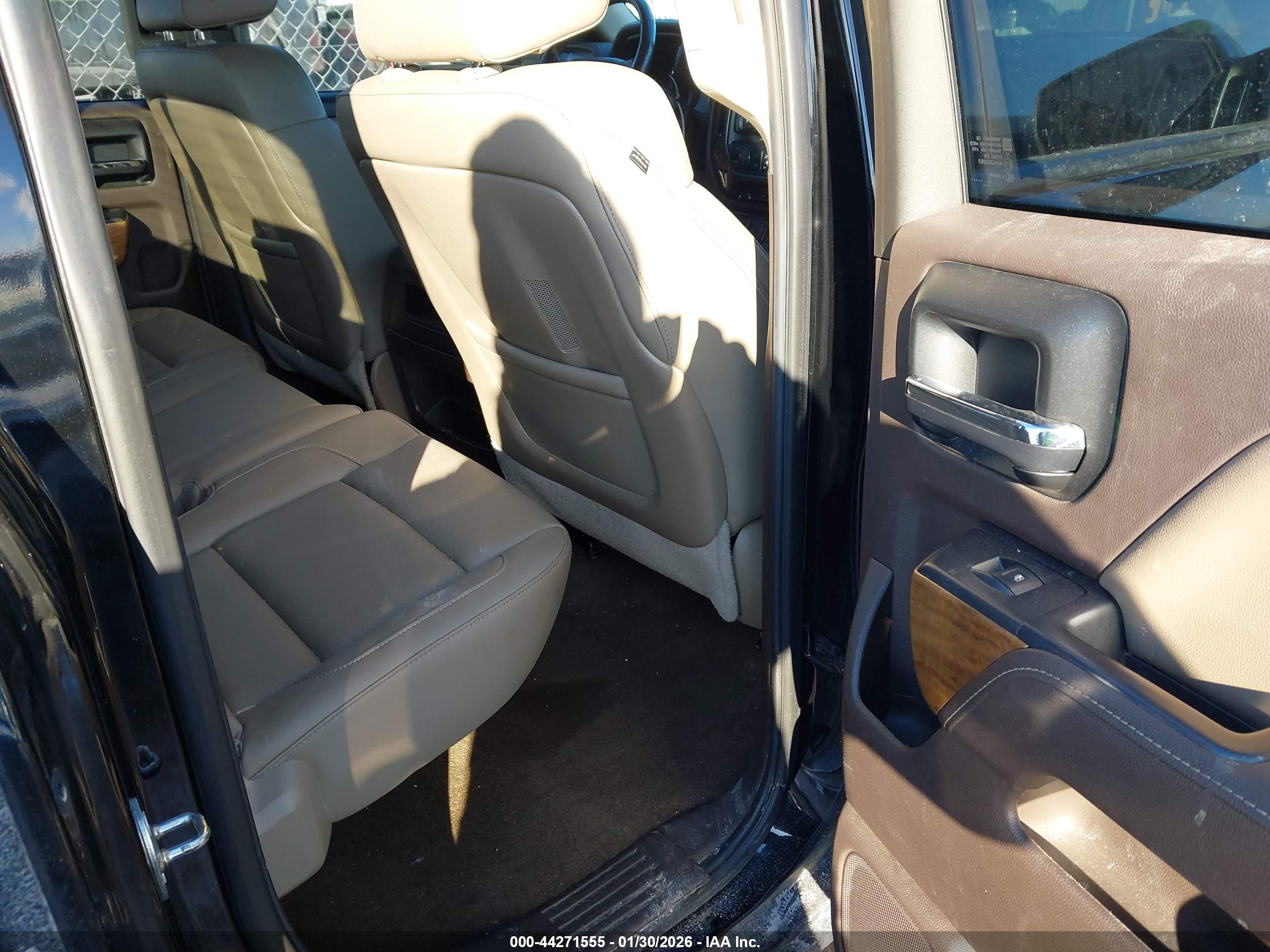 CHEVROLET SILVERADO image 8