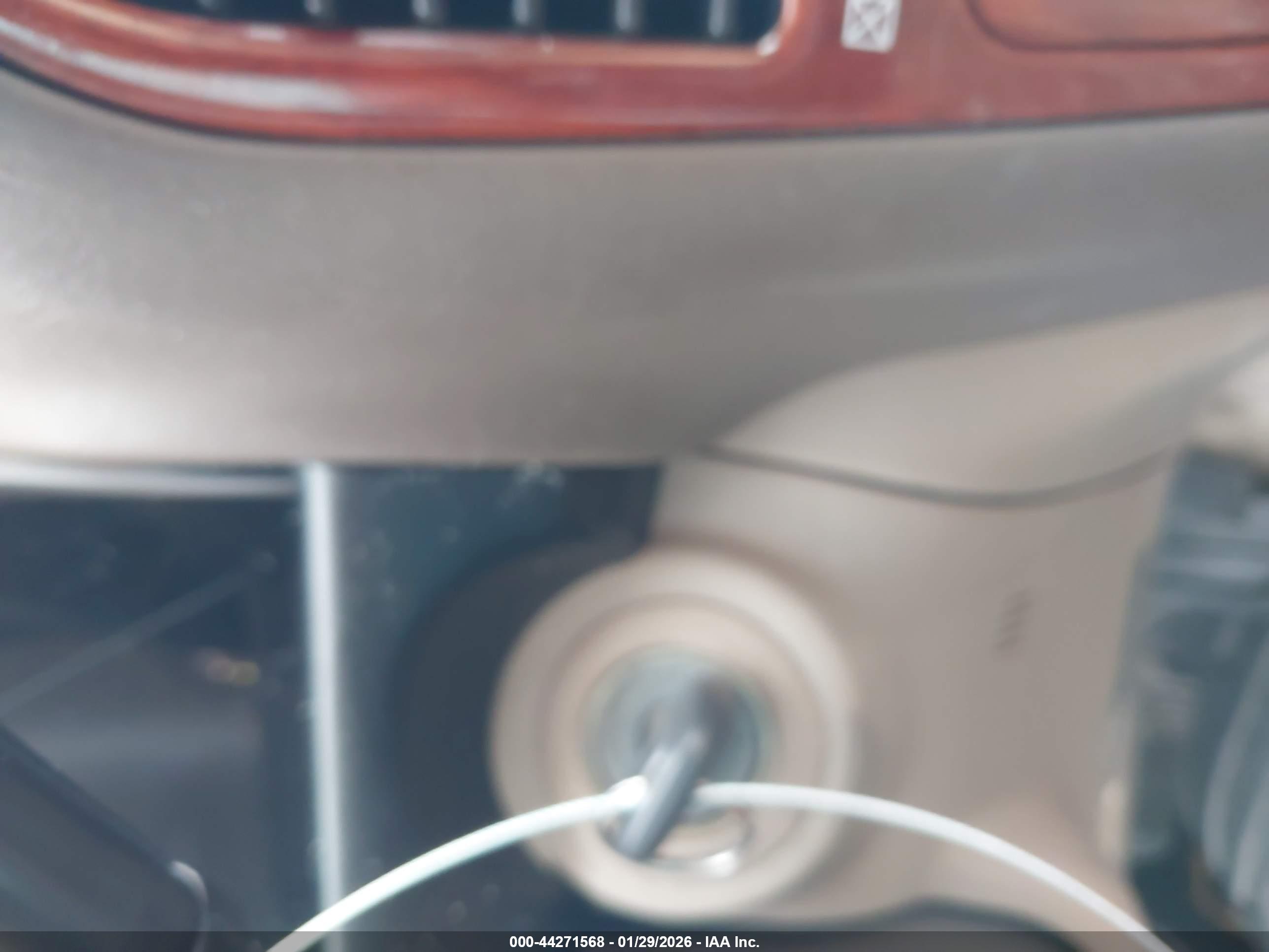 LEXUS LX image 11