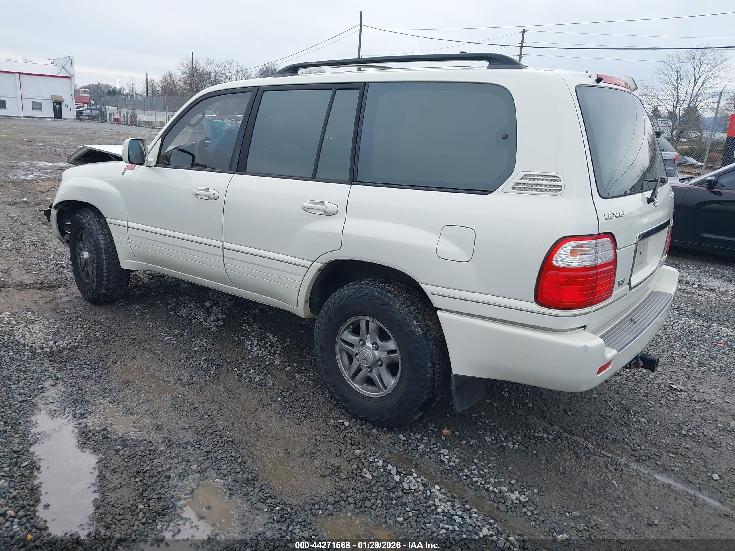 LEXUS LX image 3
