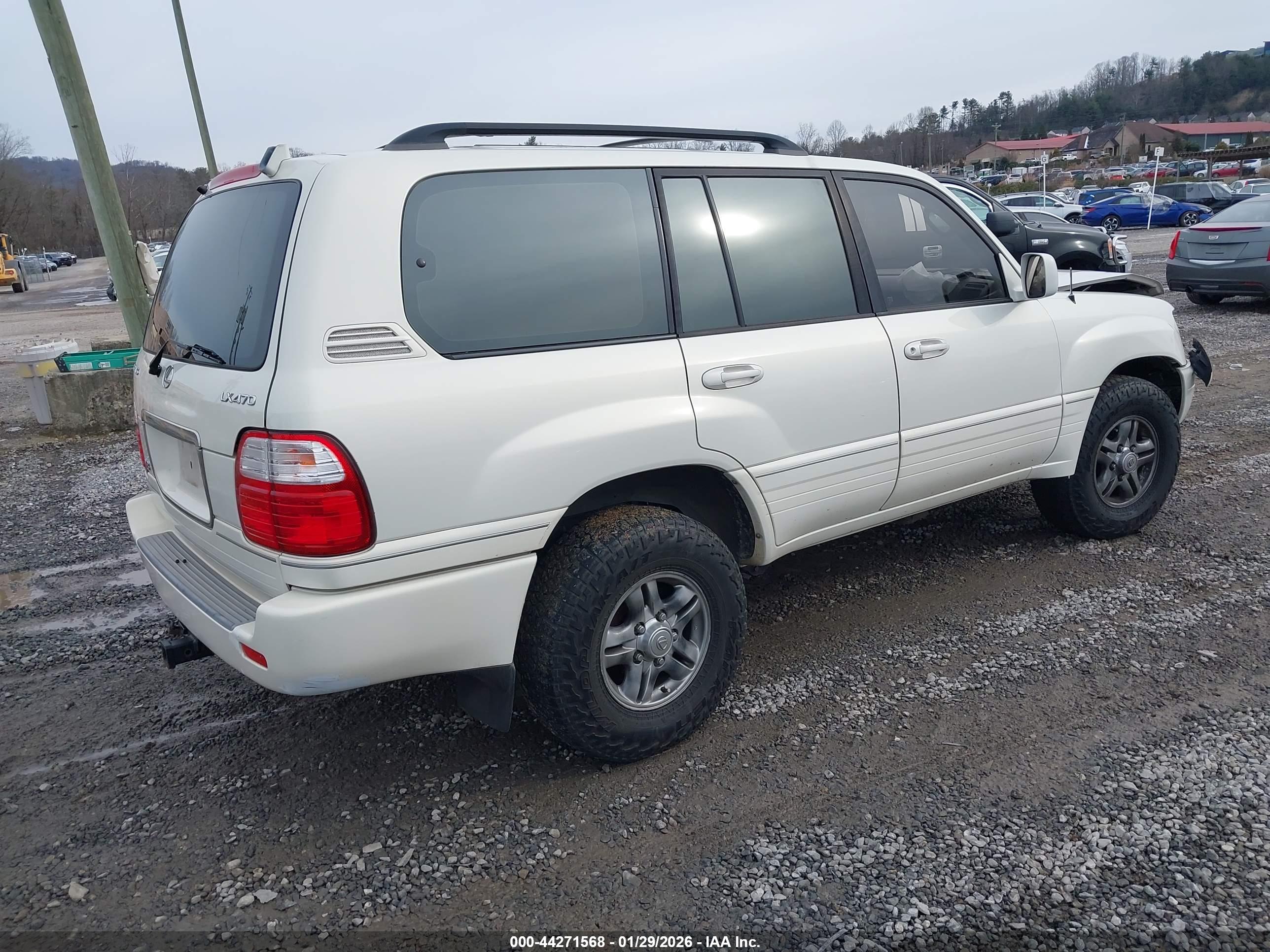LEXUS LX image 4