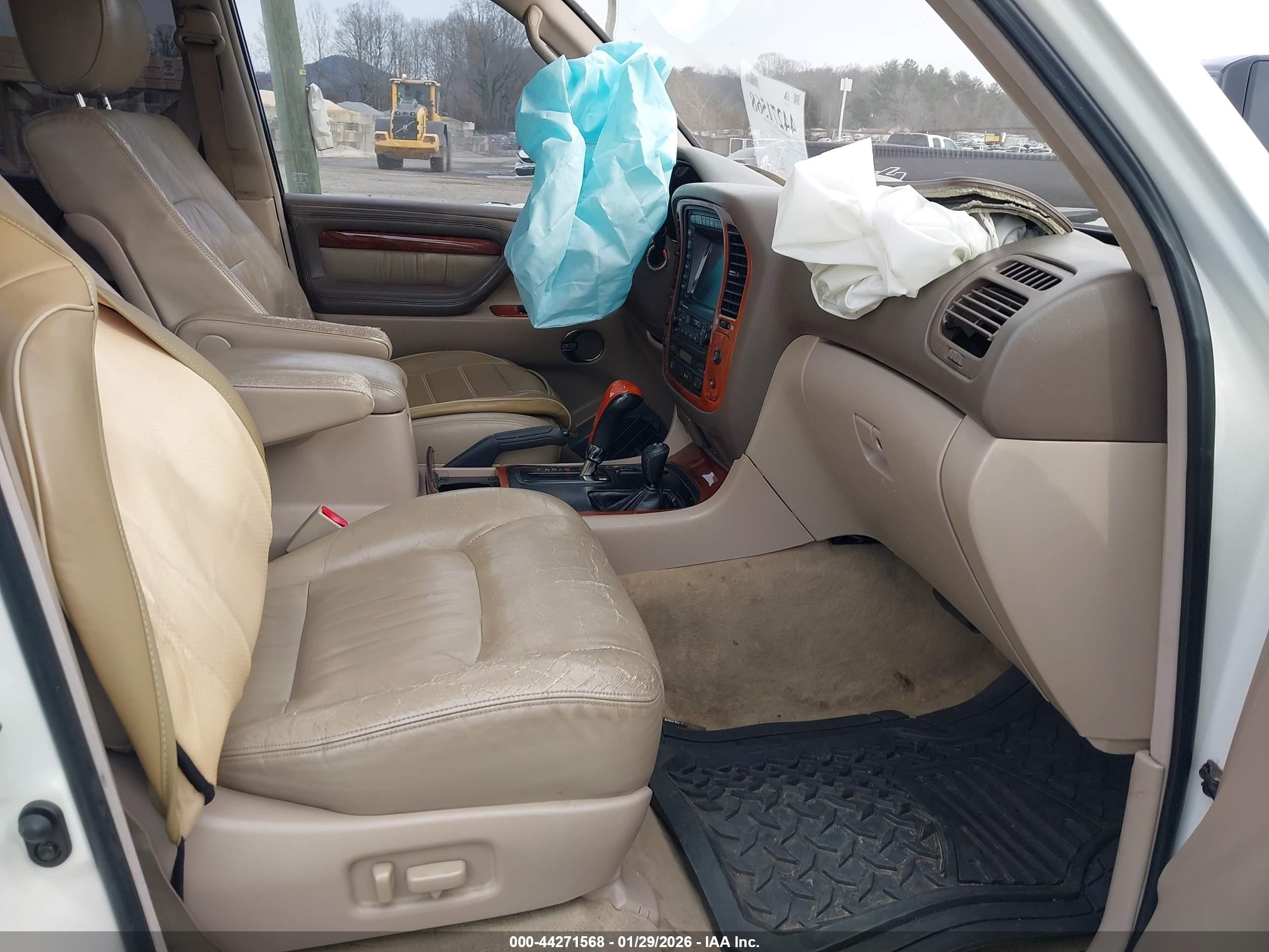 LEXUS LX image 5