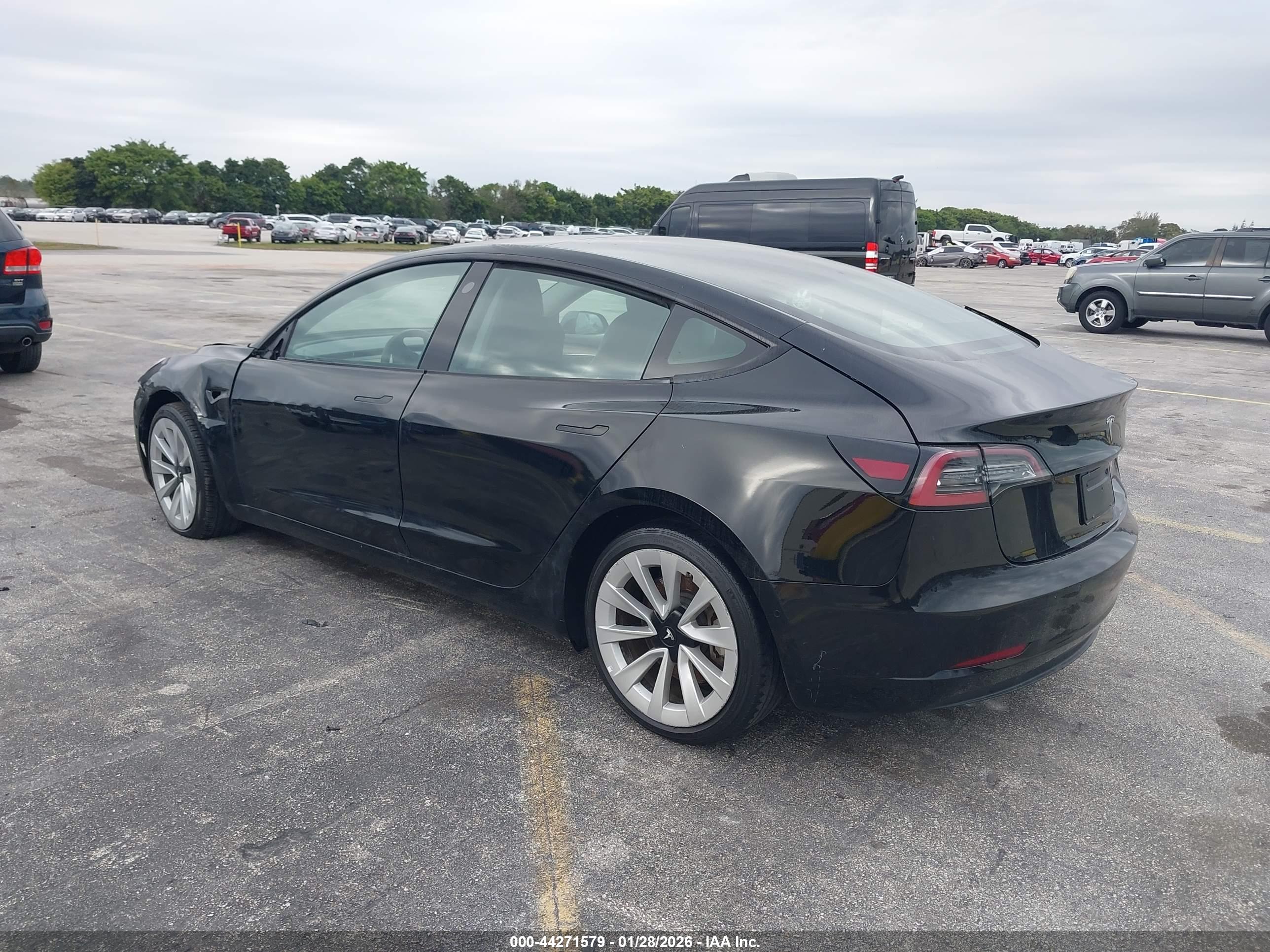 TESLA MODEL image 3