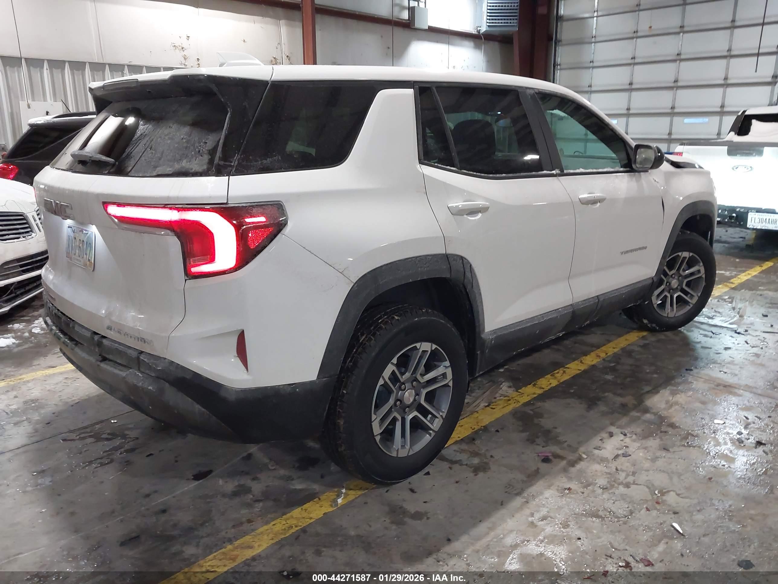GMC TERRAIN image 4