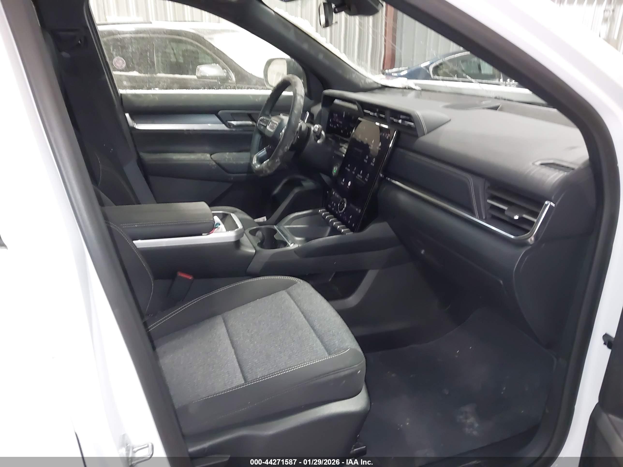 GMC TERRAIN image 5