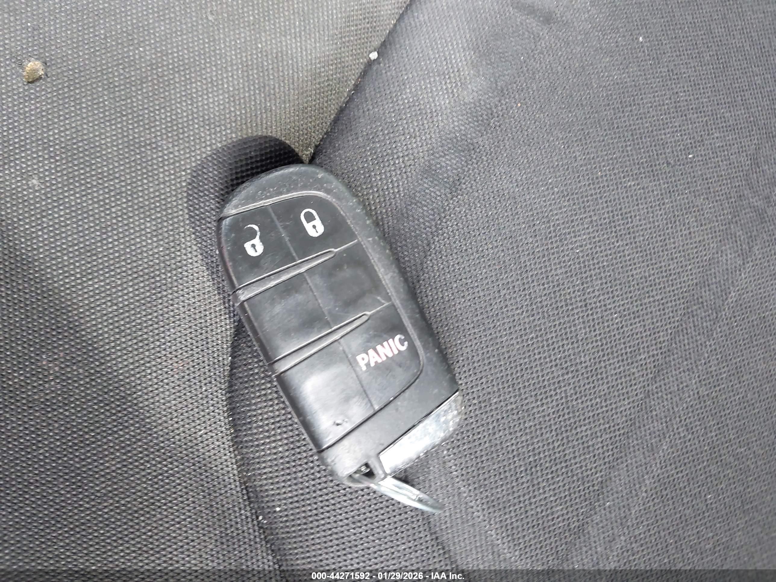 JEEP RENEGADE image 11