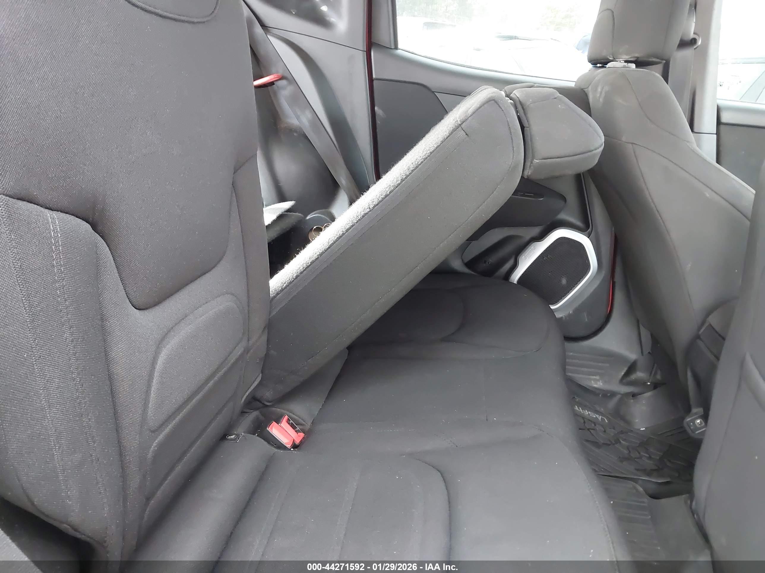JEEP RENEGADE image 8