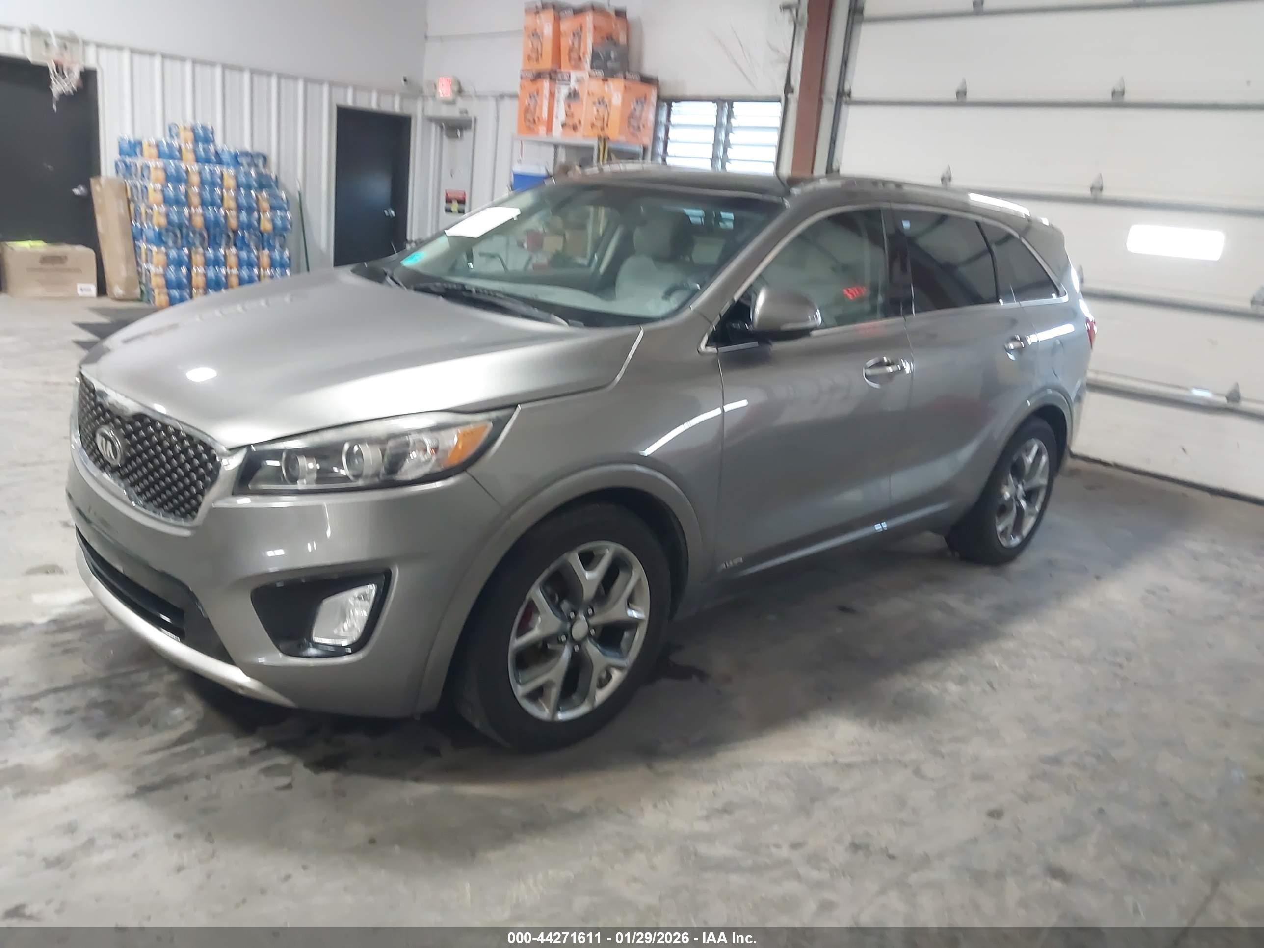 KIA SORENTO image 2