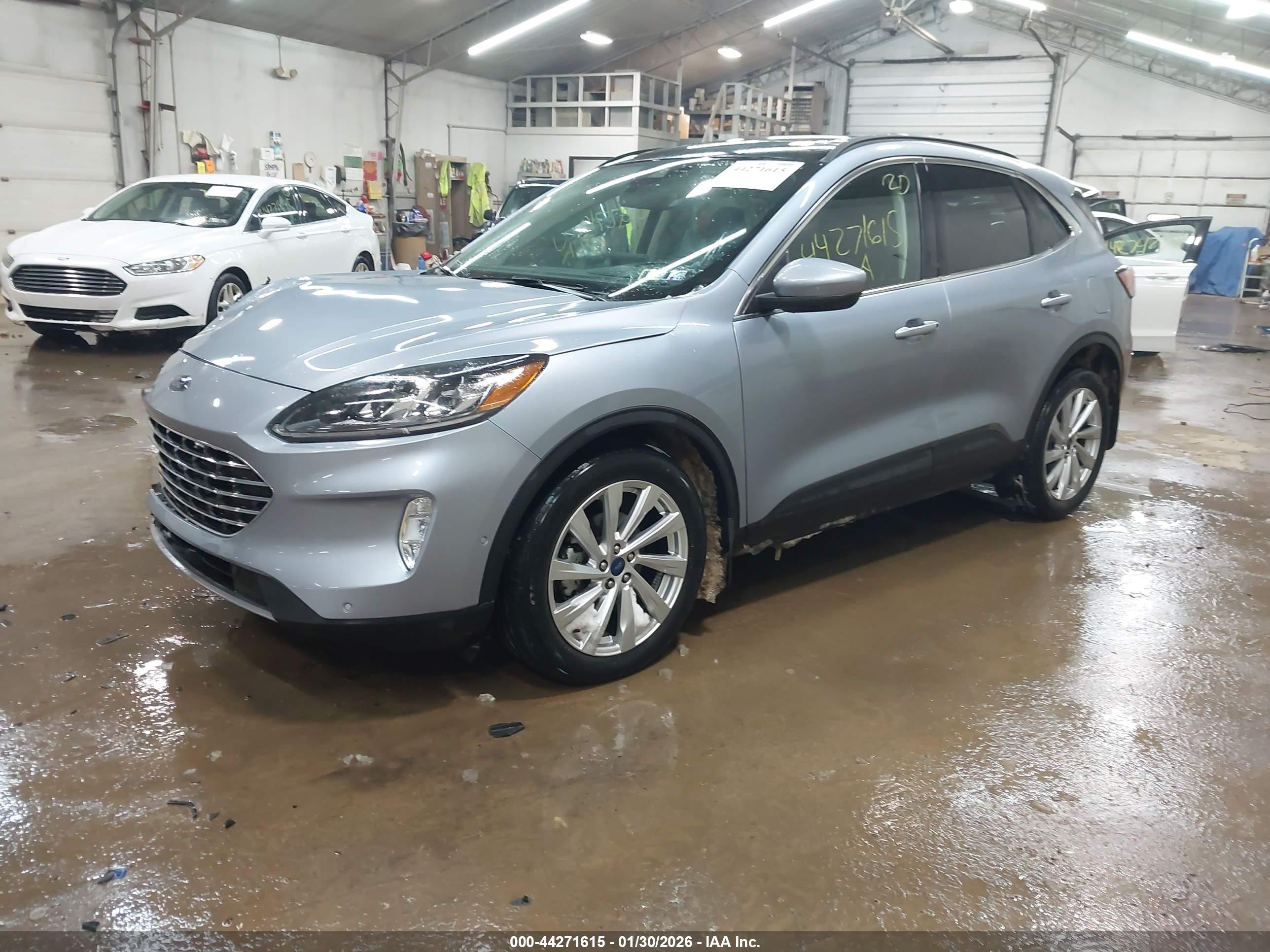 FORD ESCAPE image 2
