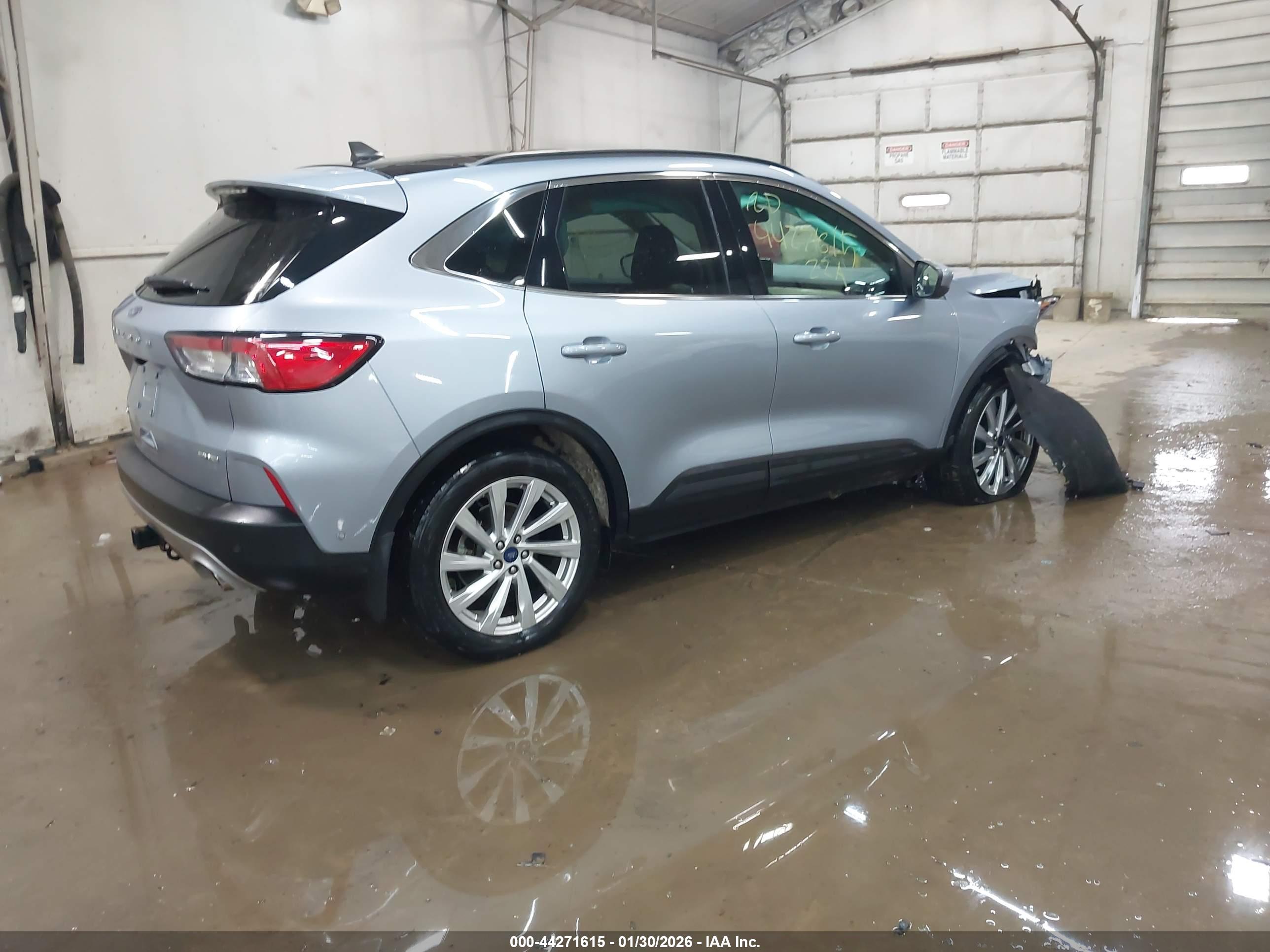 FORD ESCAPE image 4