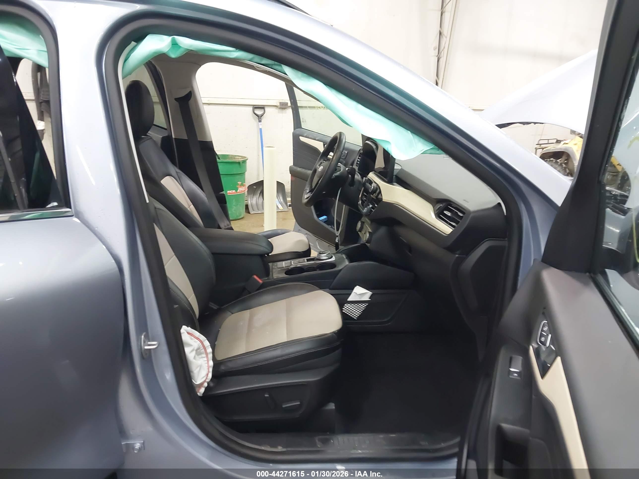 FORD ESCAPE image 5