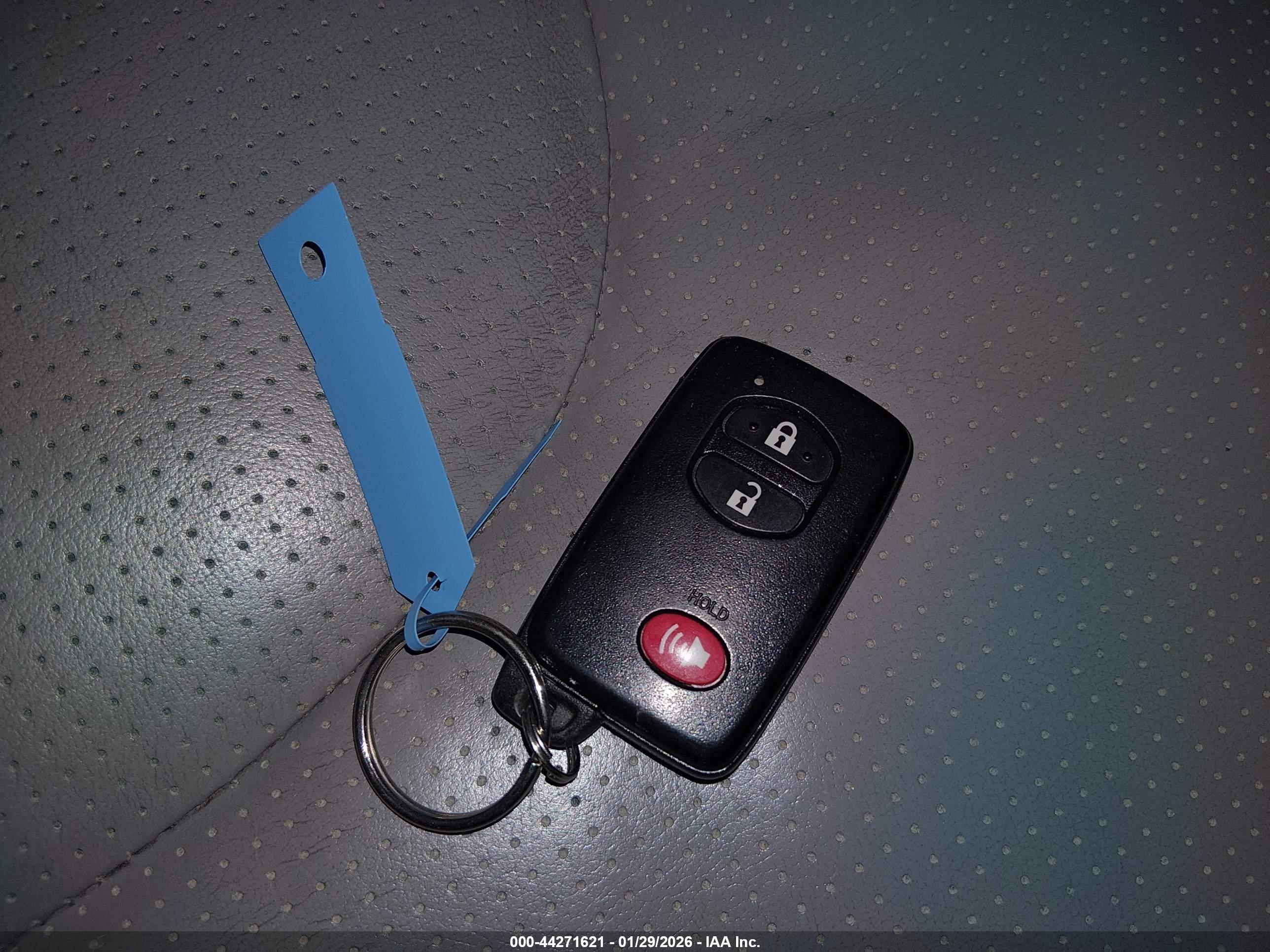 TOYOTA RAV4 image 11