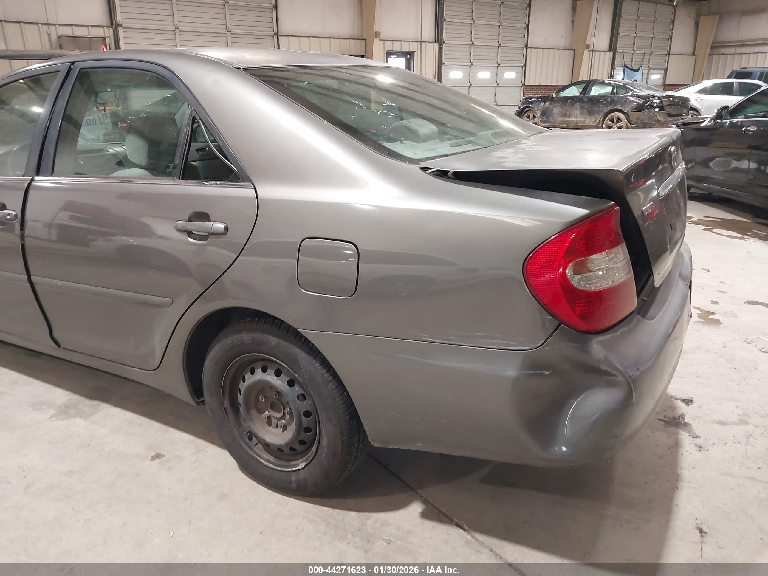 TOYOTA CAMRY image 6