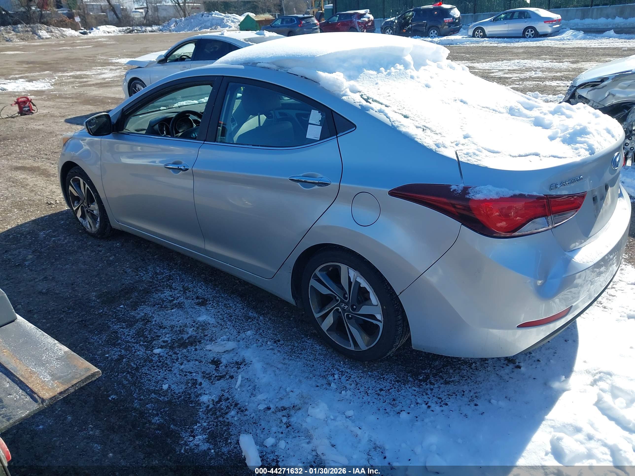 HYUNDAI ELANTRA image 3