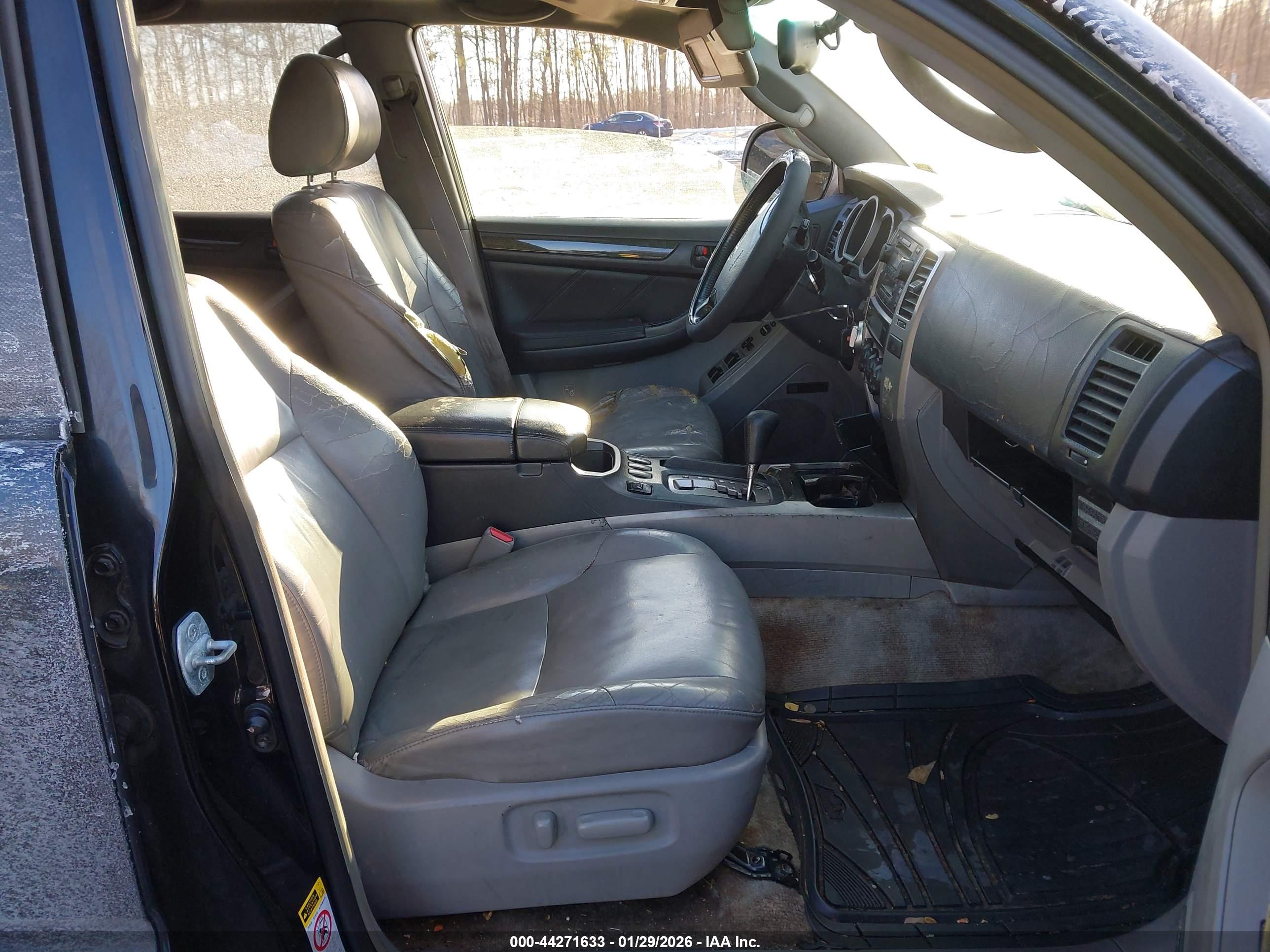 TOYOTA 4RUNNER image 5