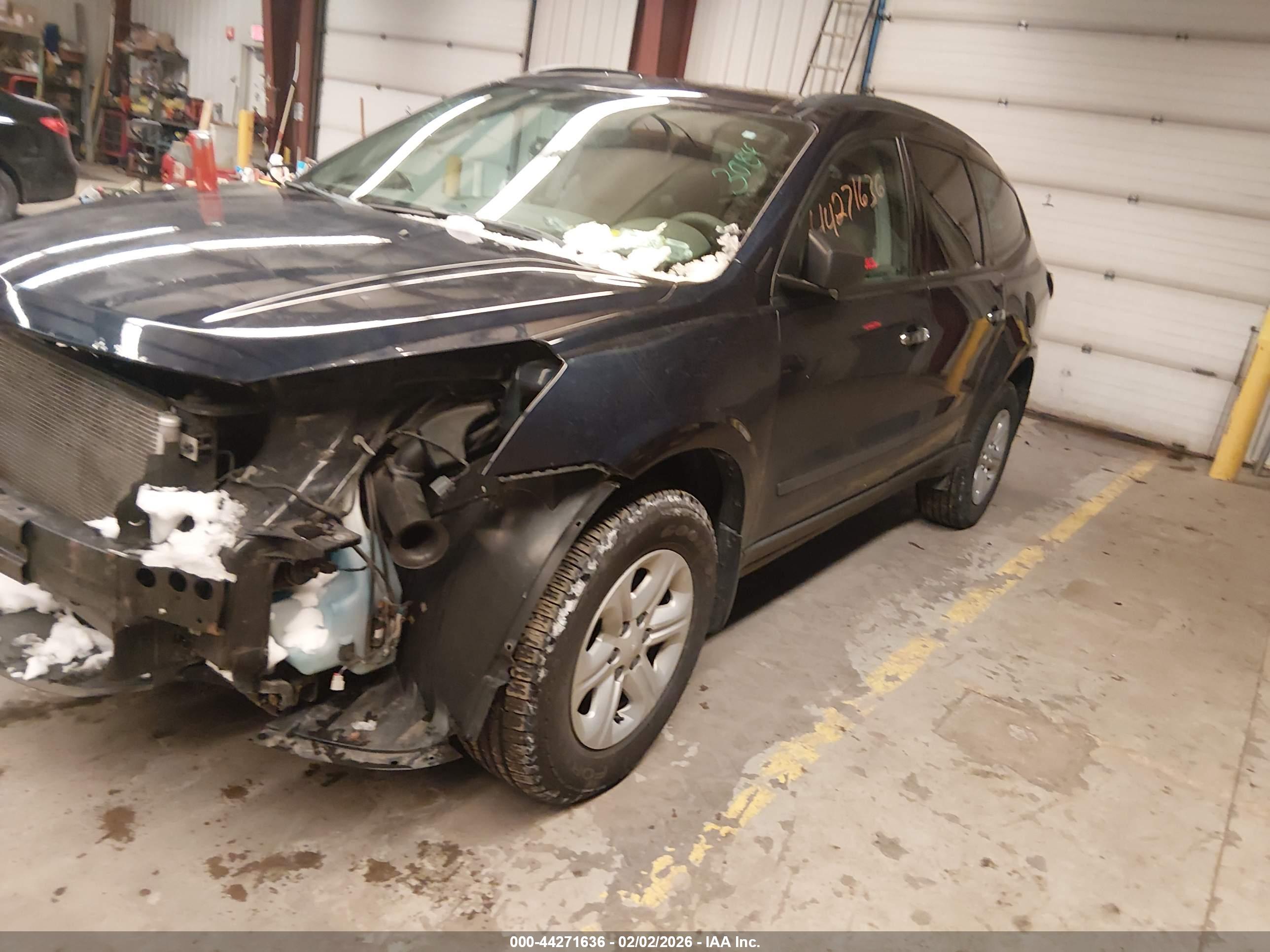 CHEVROLET TRAVERSE image 2