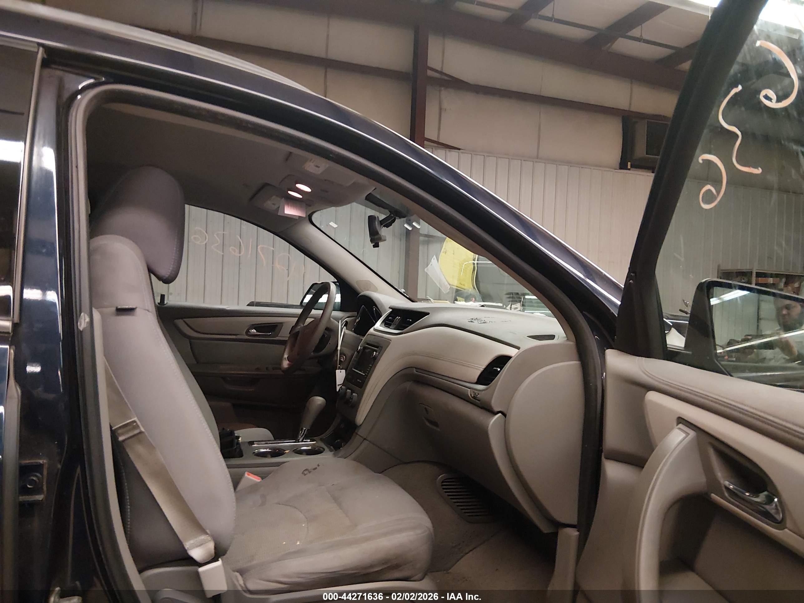 CHEVROLET TRAVERSE image 5