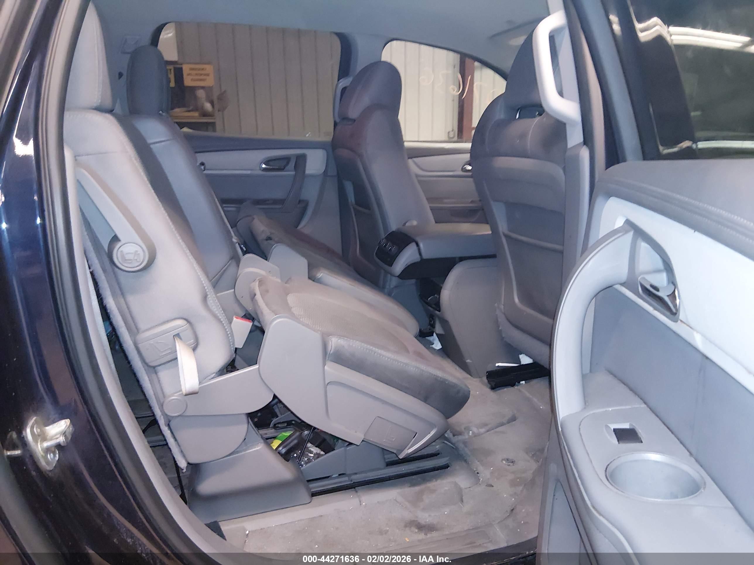 CHEVROLET TRAVERSE image 8