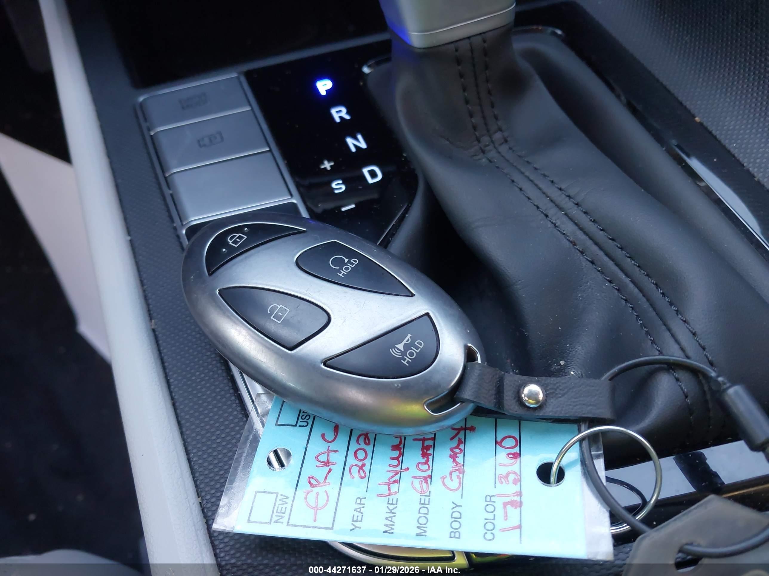 HYUNDAI ELANTRA image 11