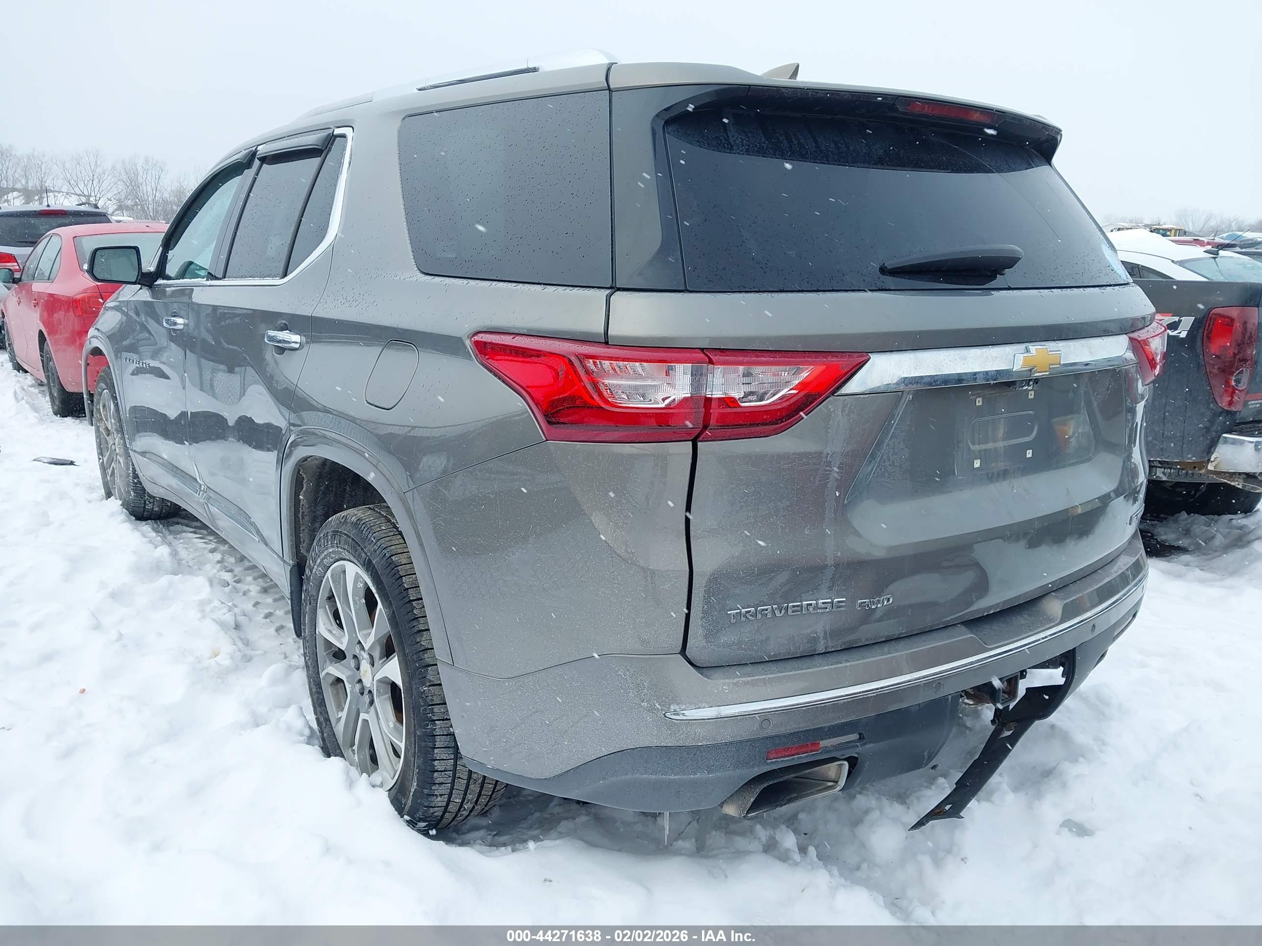 CHEVROLET TRAVERSE image 3