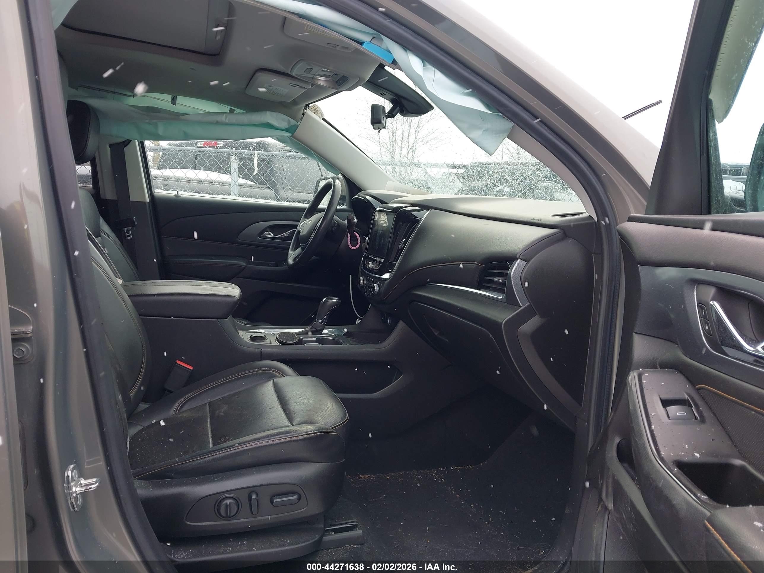 CHEVROLET TRAVERSE image 5