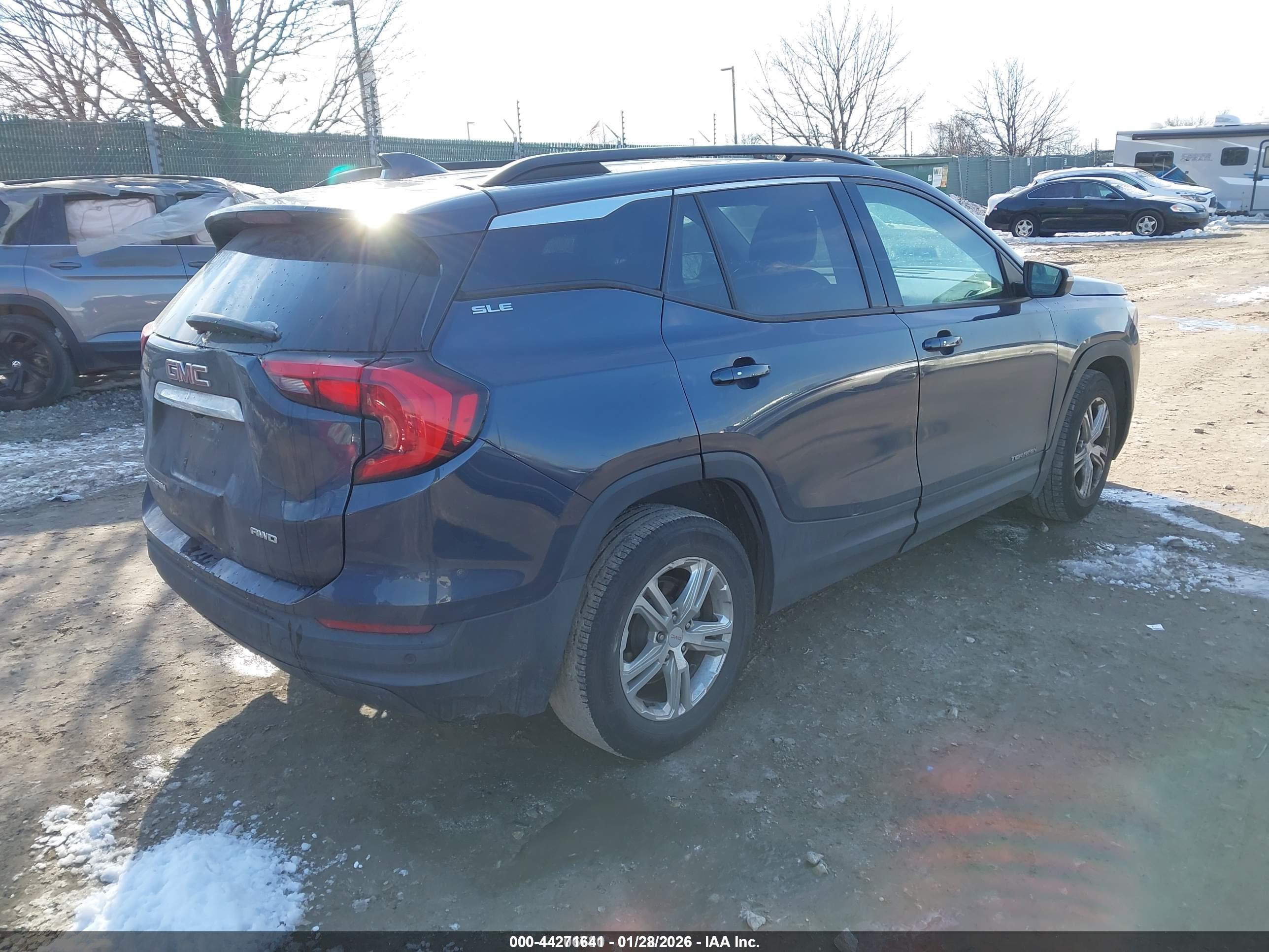 GMC TERRAIN image 4