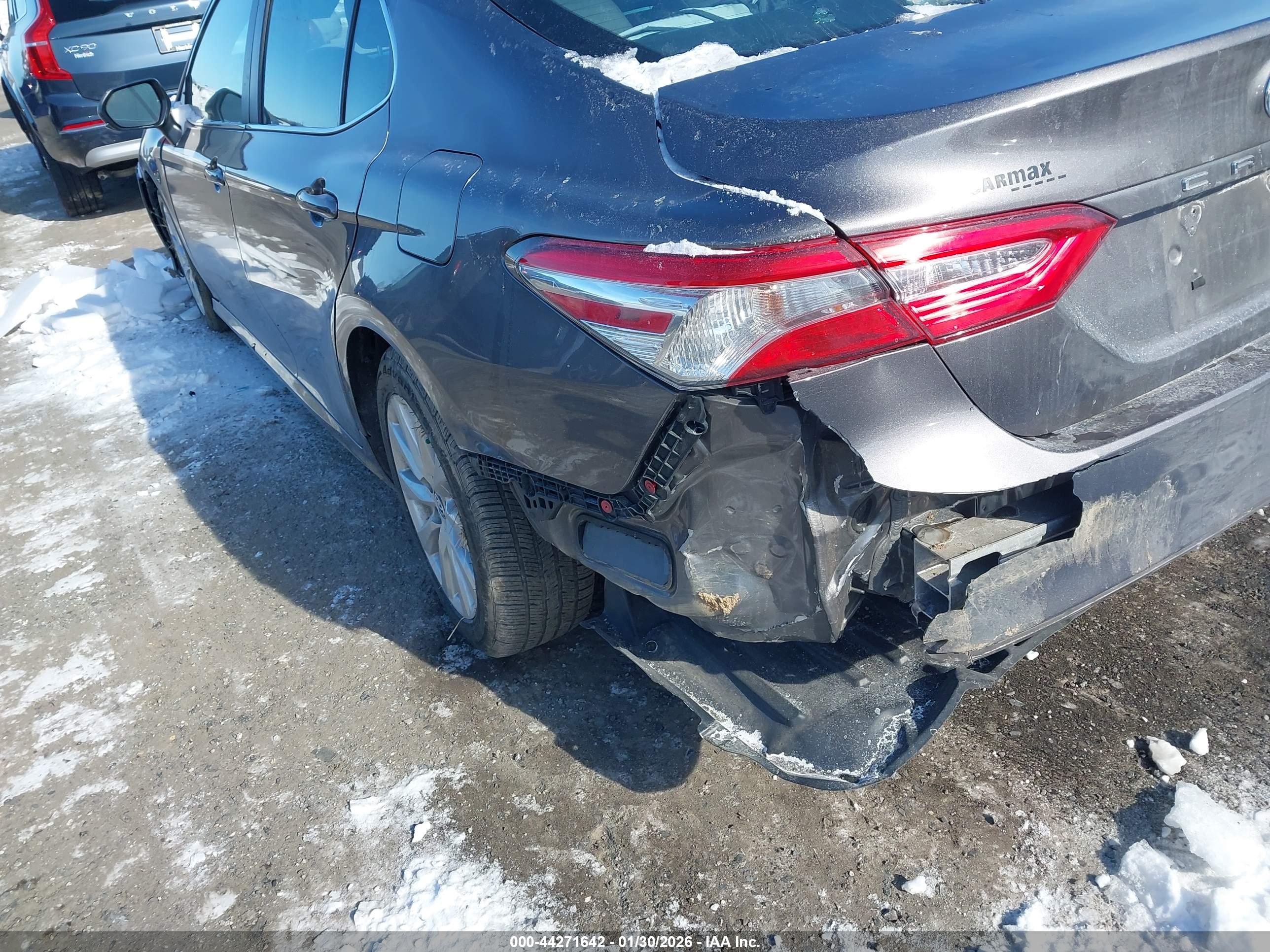 TOYOTA CAMRY image 6