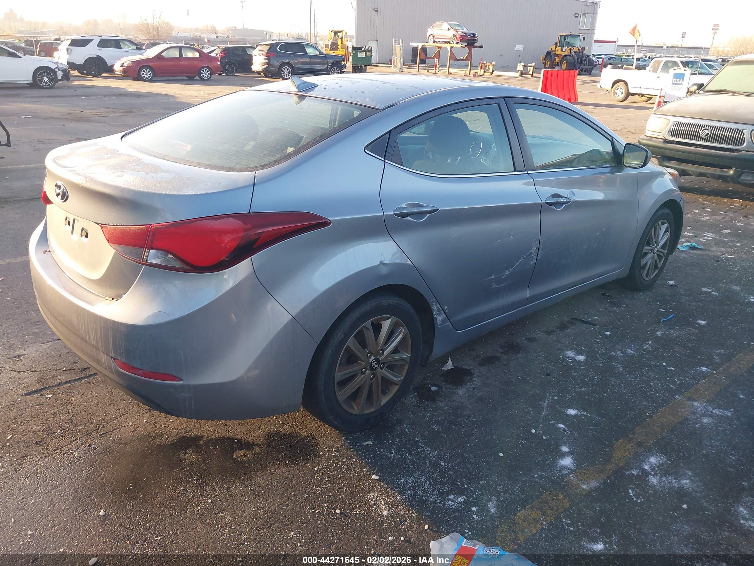 HYUNDAI ELANTRA image 4