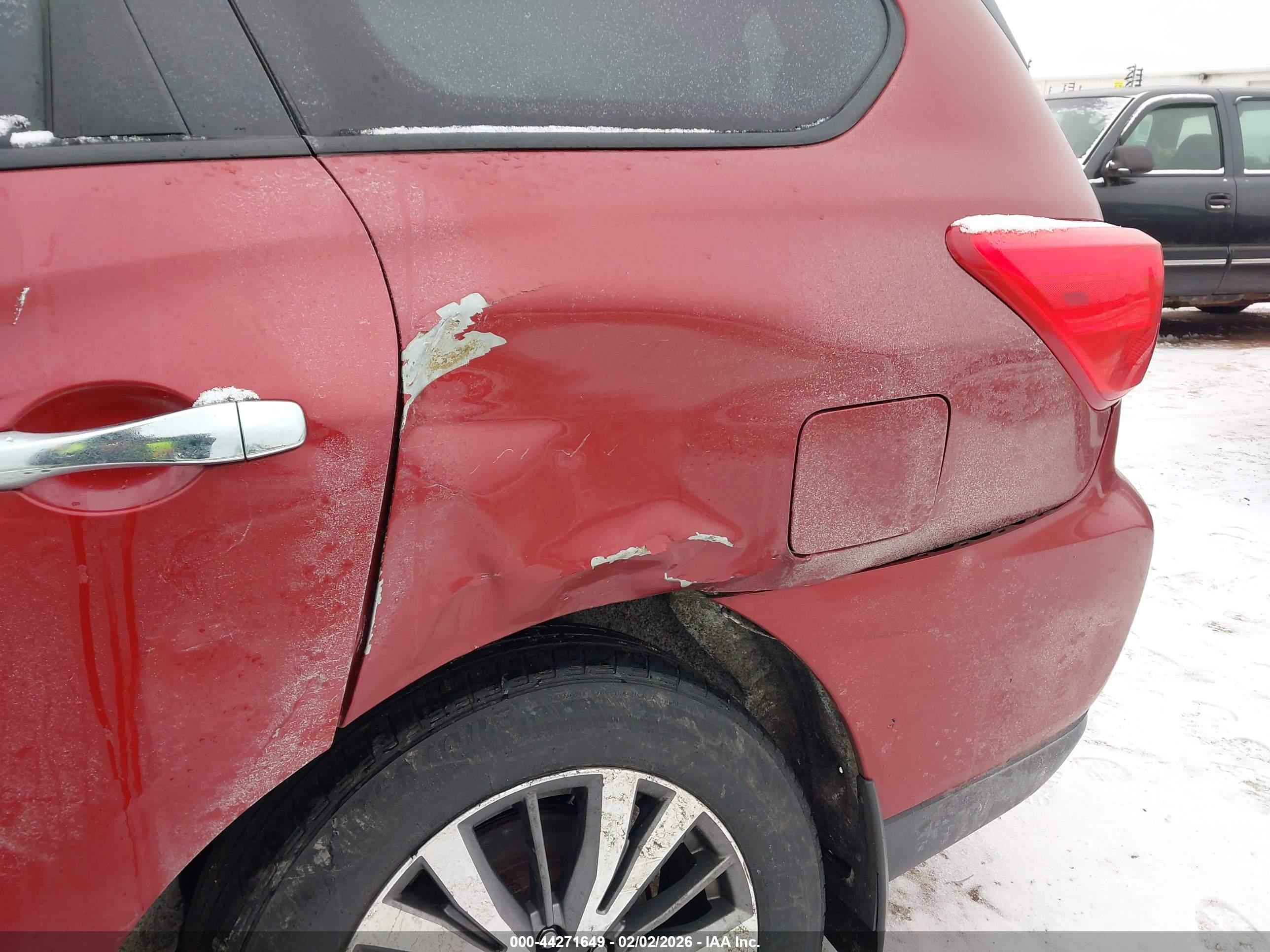 NISSAN PATHFINDER image 6
