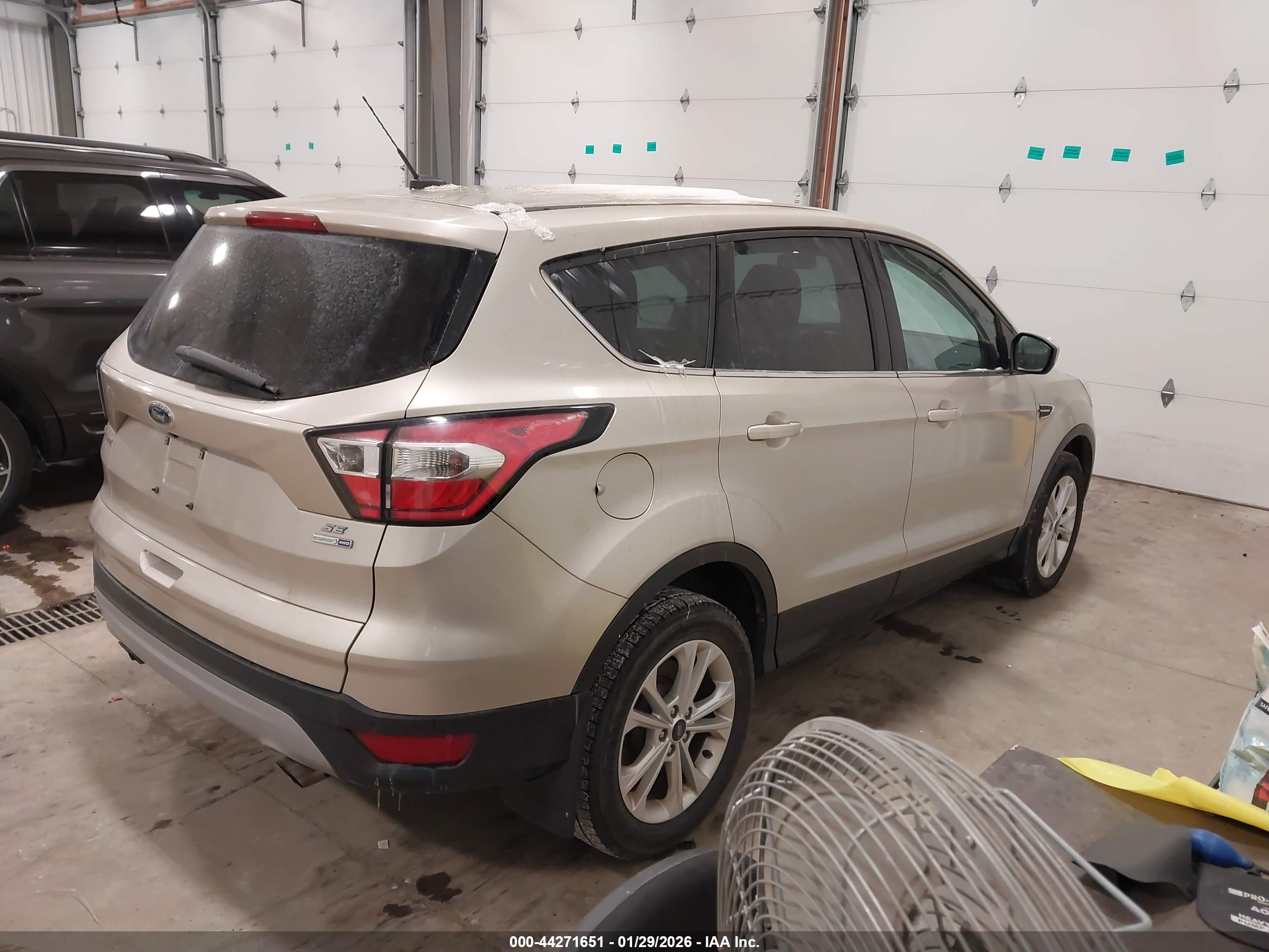 FORD ESCAPE image 4
