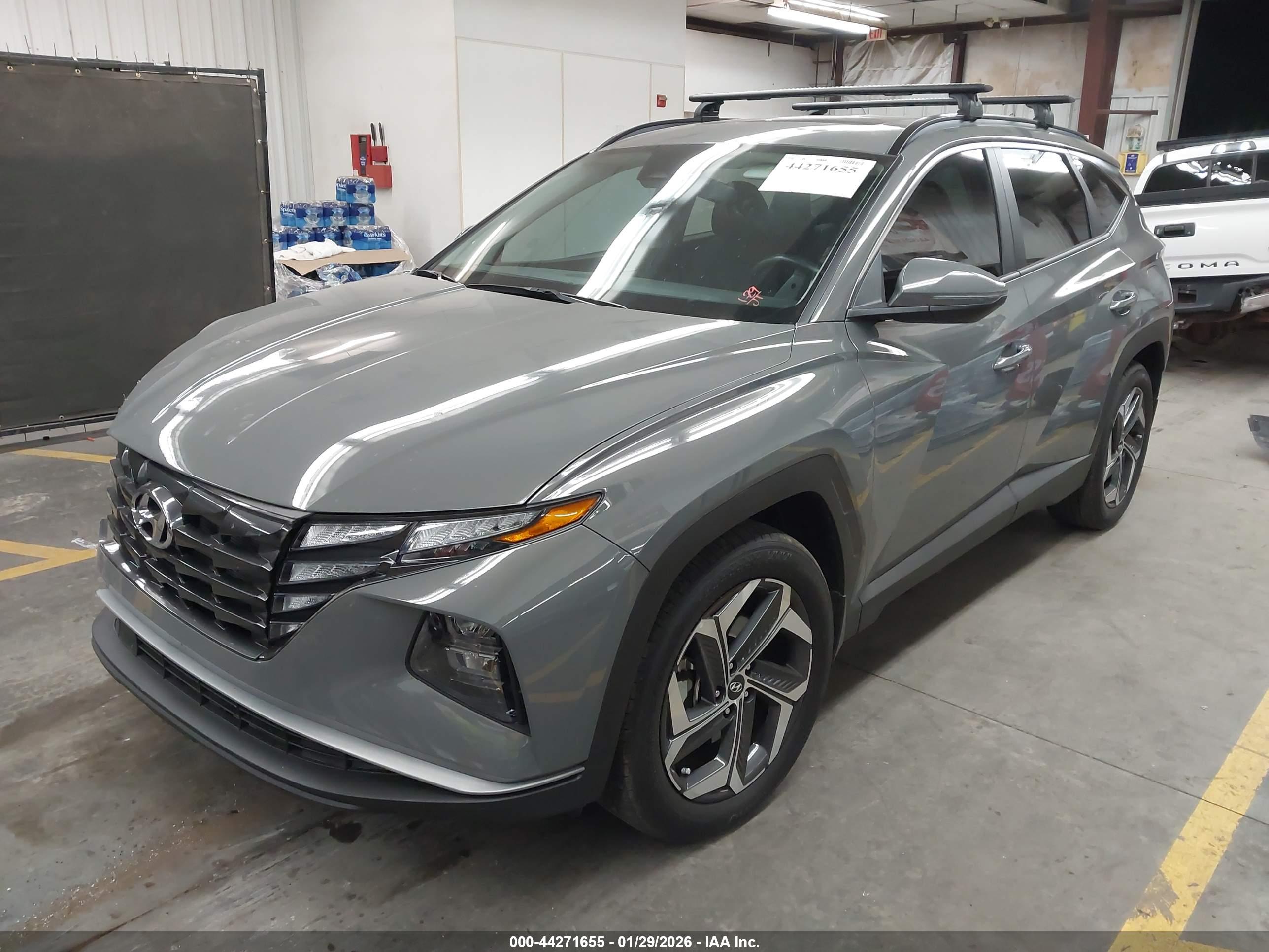 HYUNDAI TUCSON image 2
