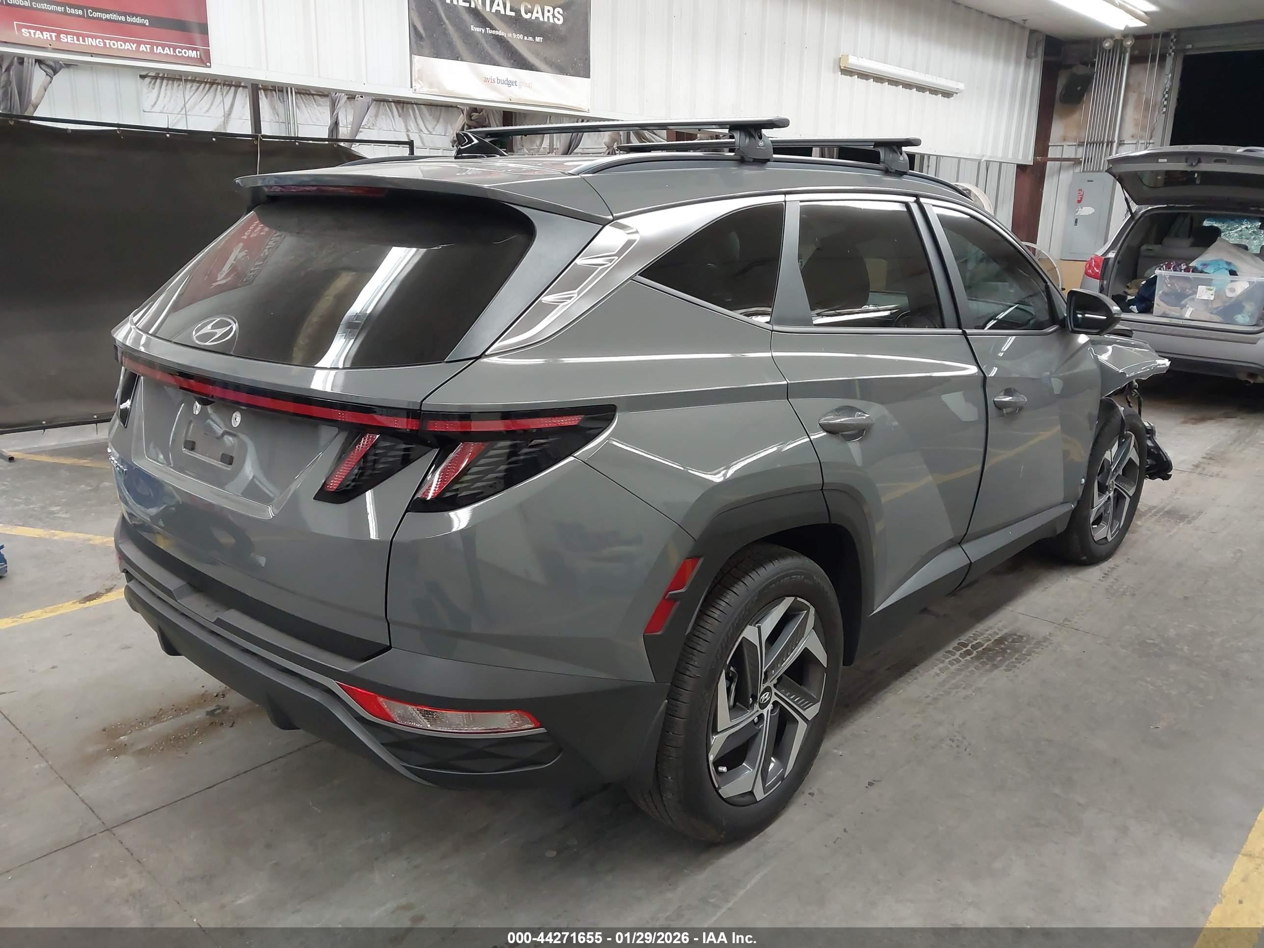 HYUNDAI TUCSON image 4