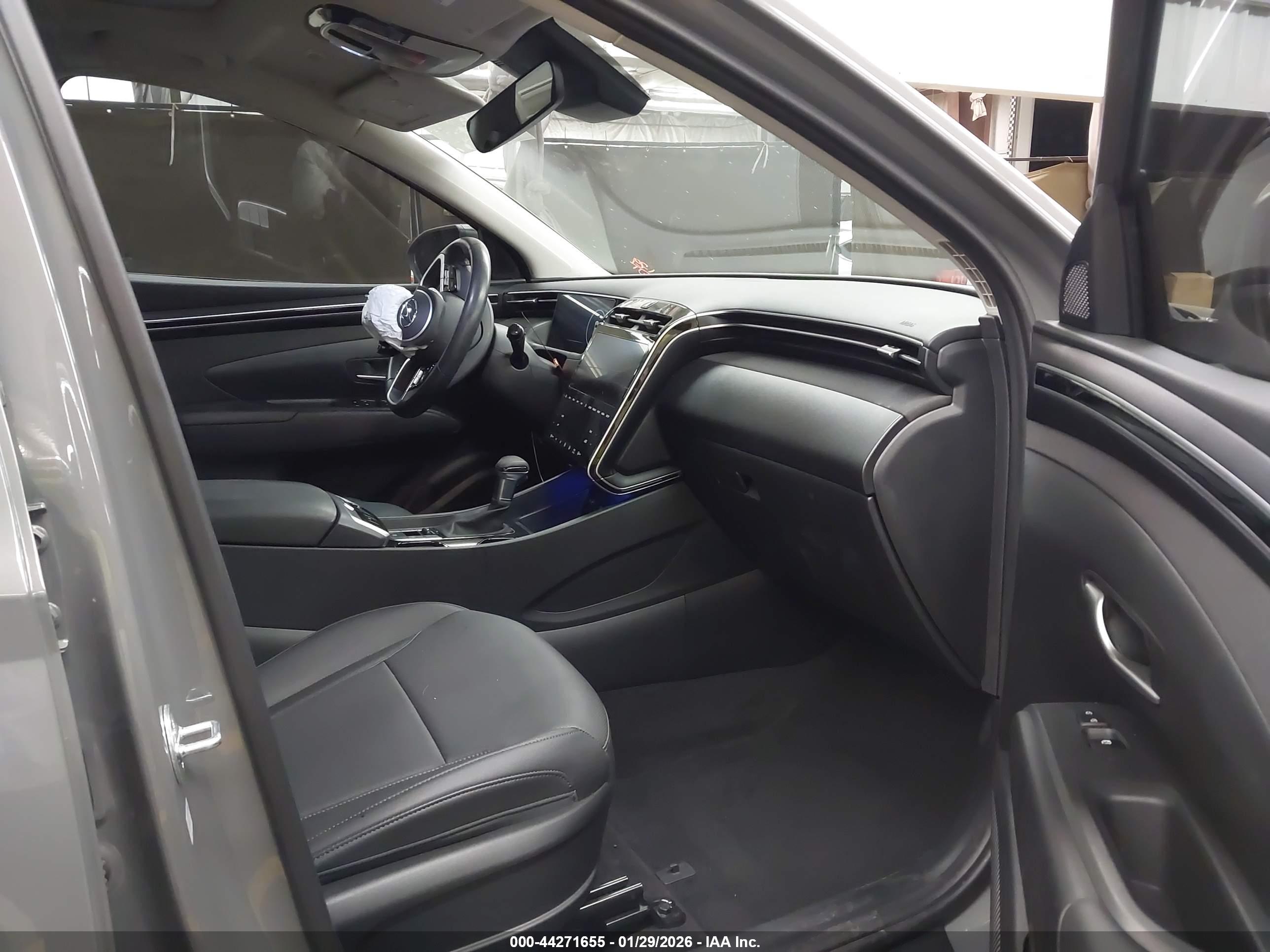 HYUNDAI TUCSON image 5