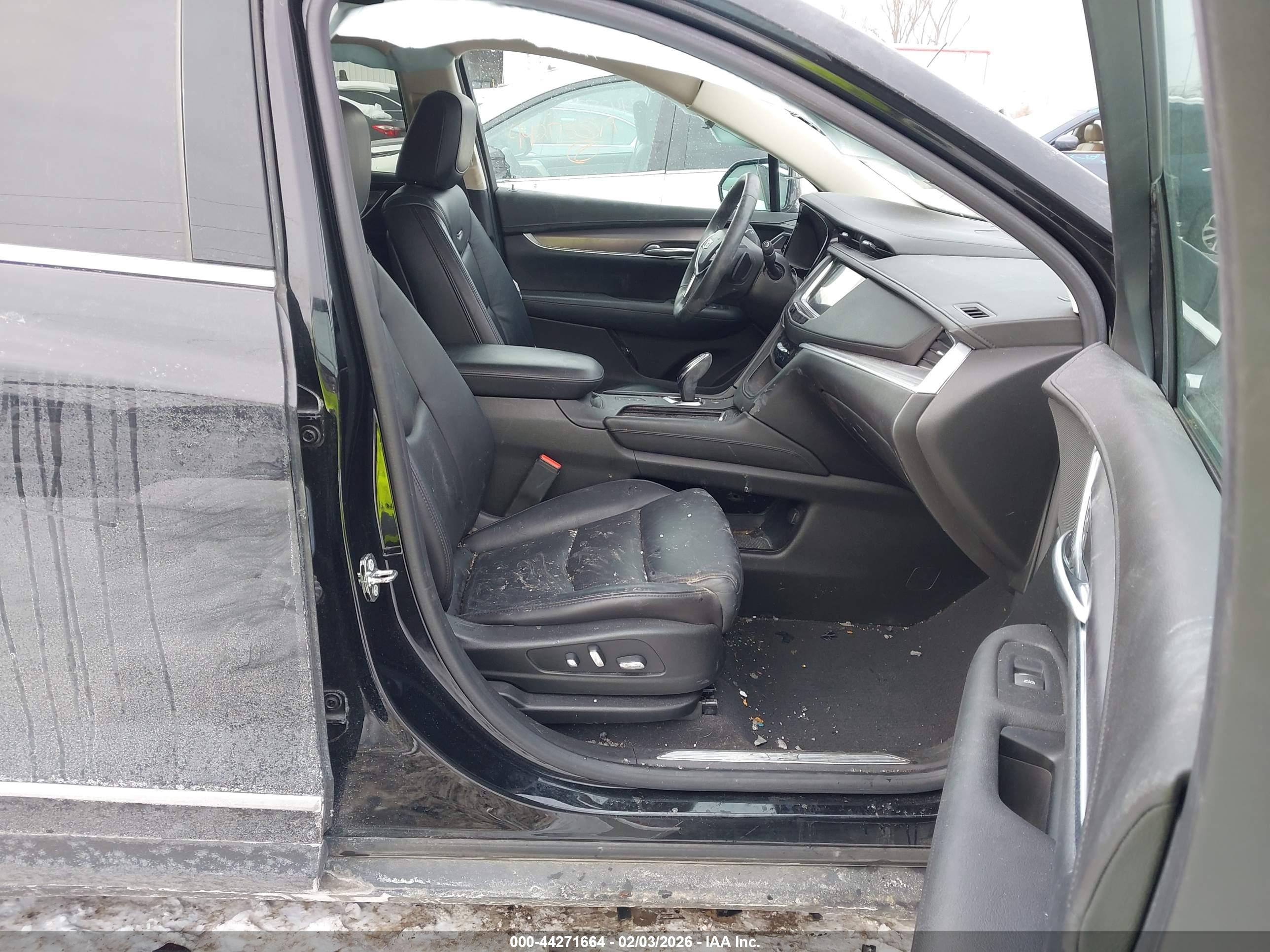 CADILLAC XT5 image 5