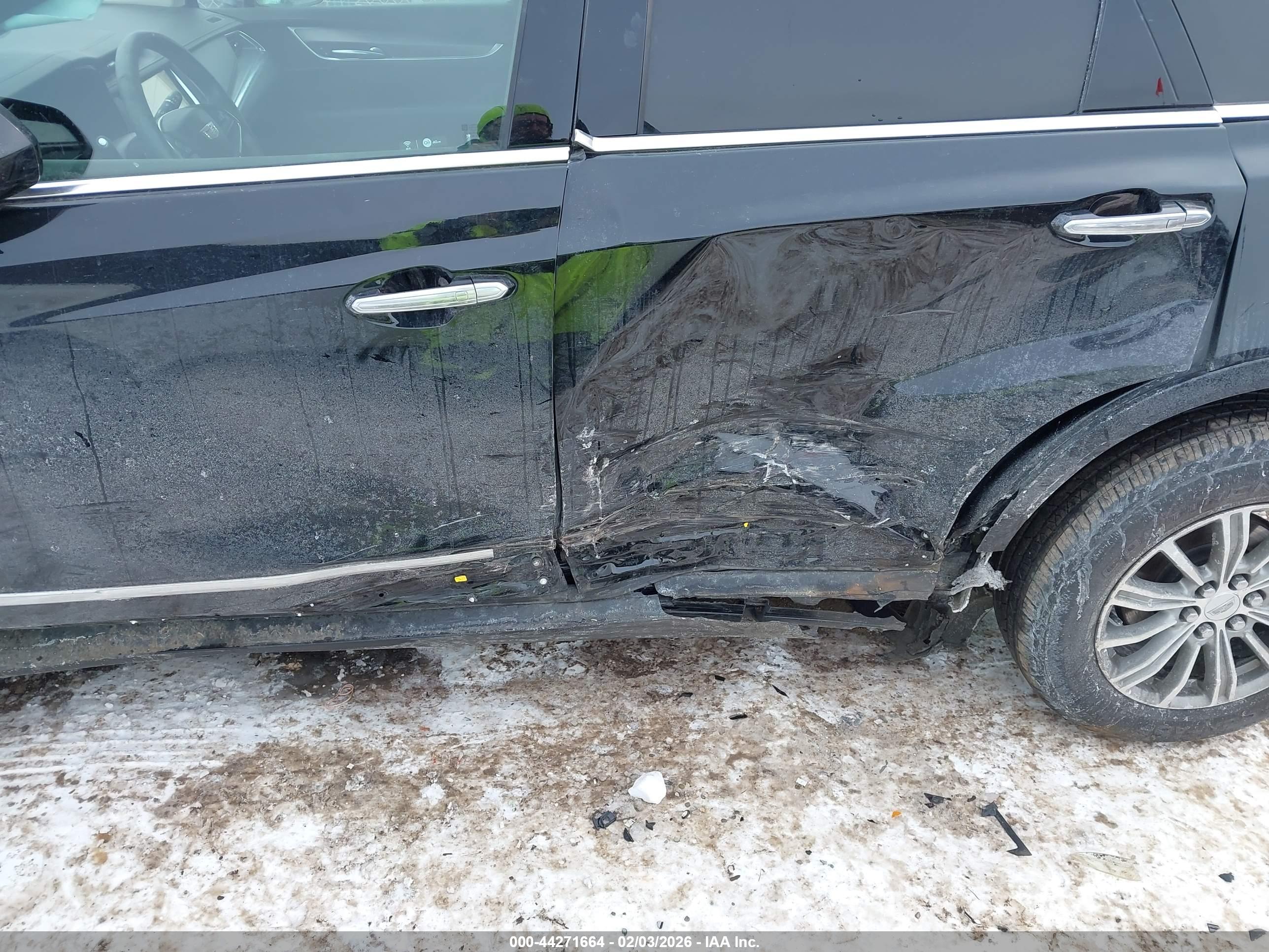 CADILLAC XT5 image 6