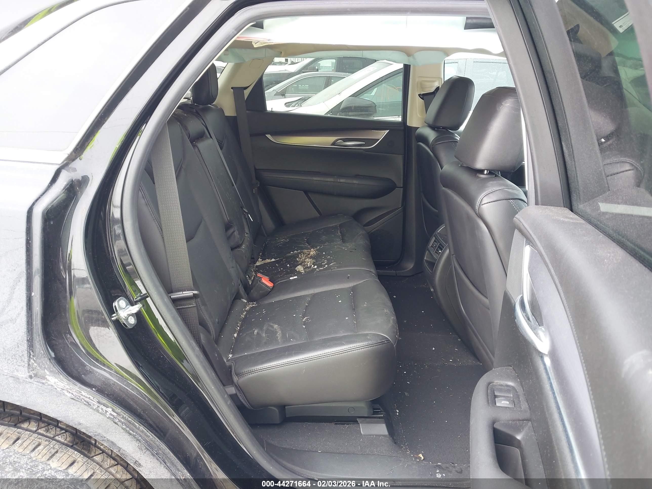 CADILLAC XT5 image 8