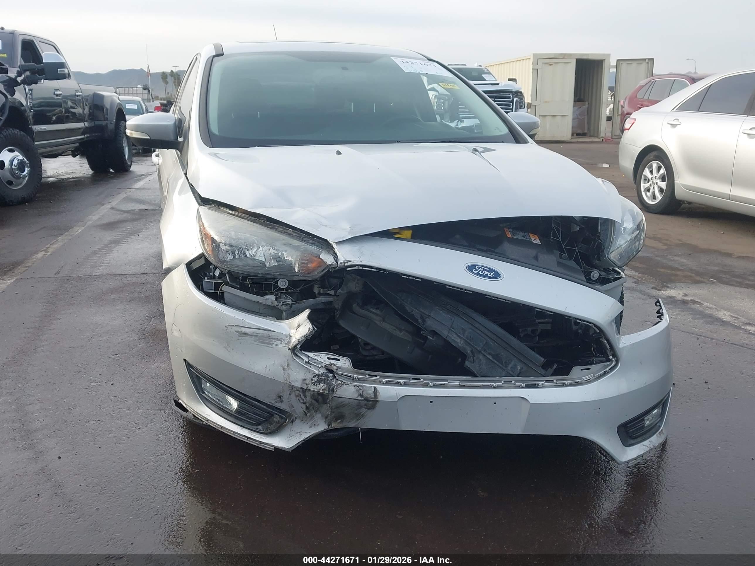 FORD FOCUS image 6