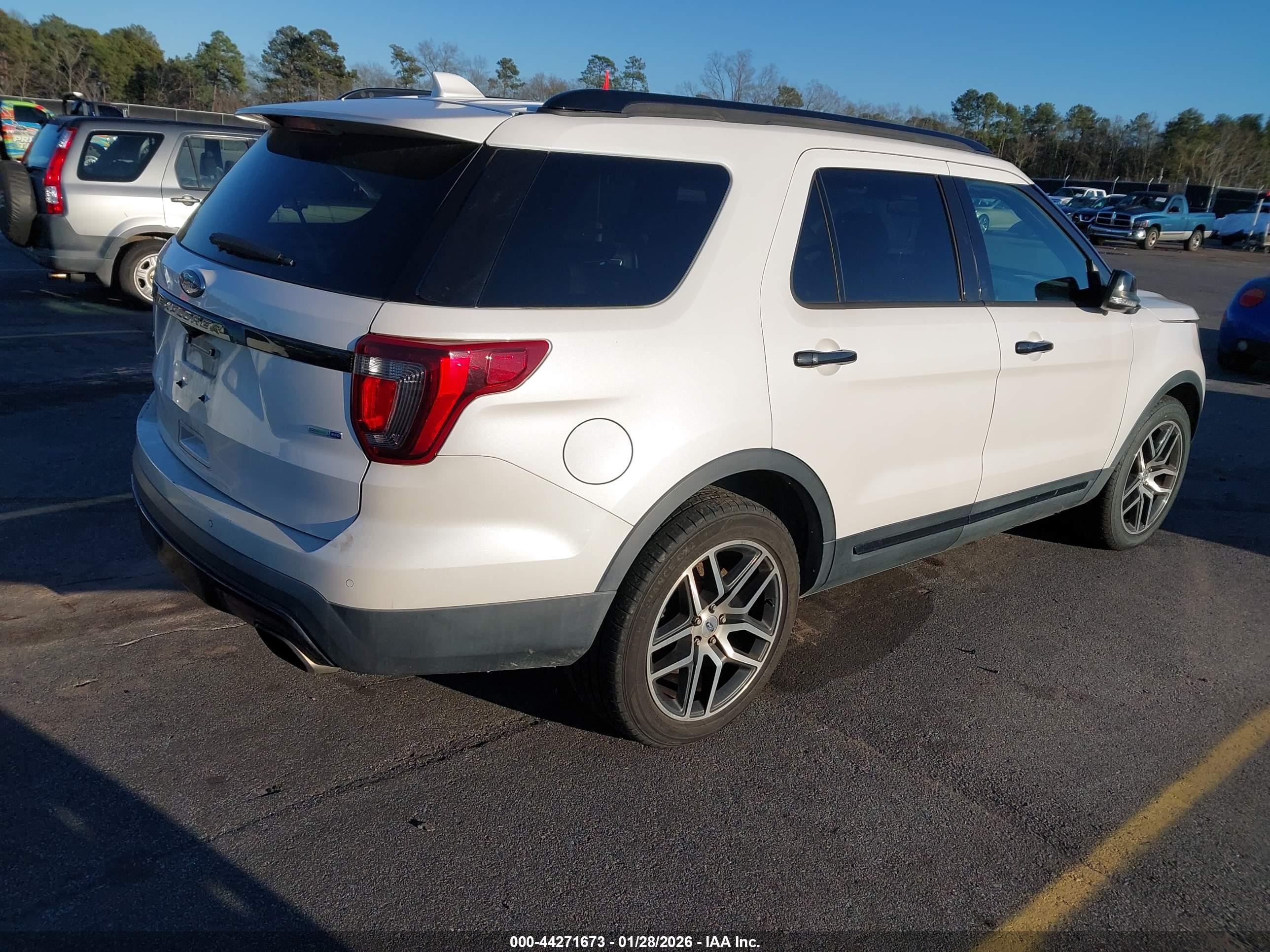 FORD EXPLORER image 4