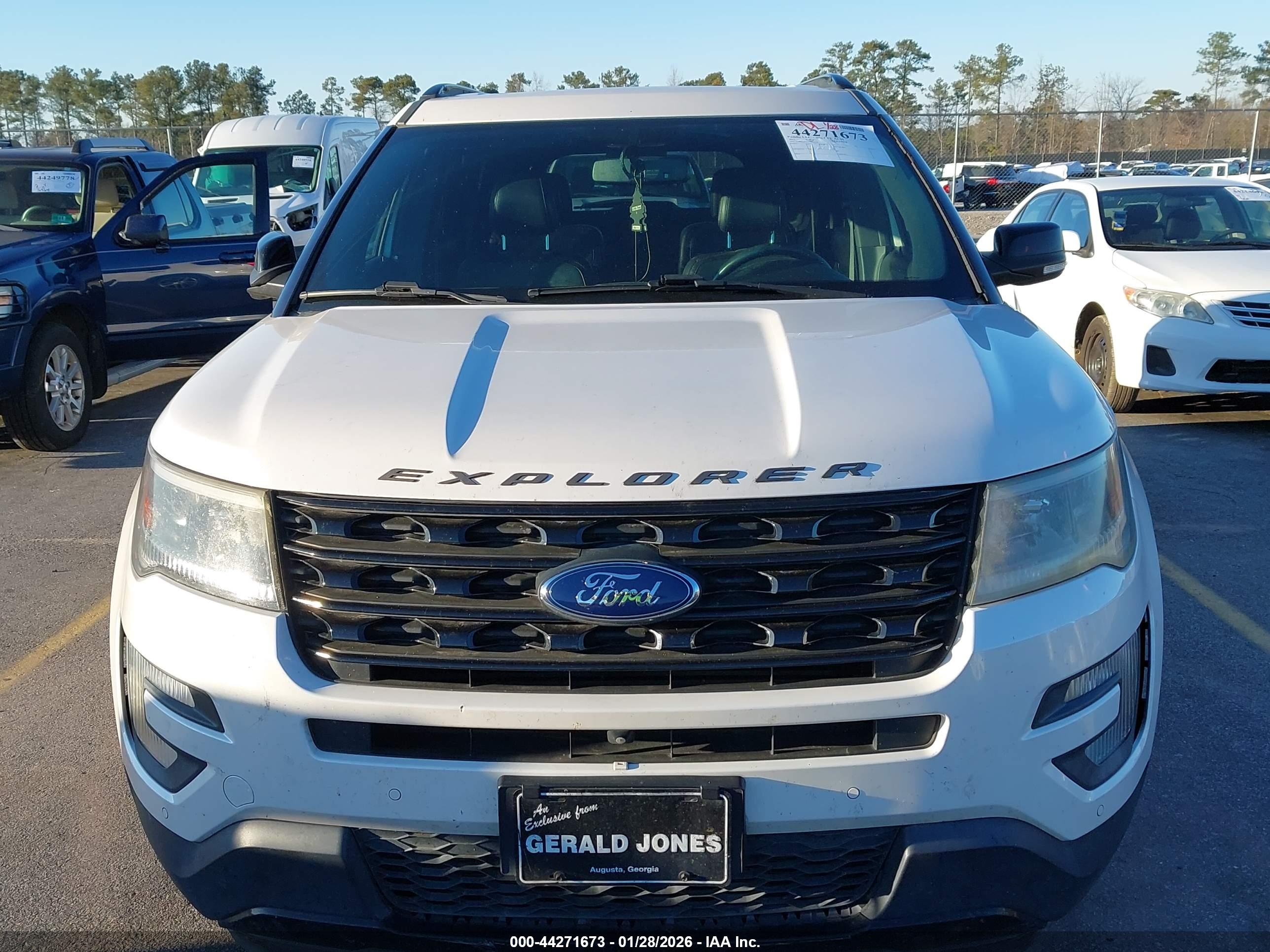 FORD EXPLORER image 6