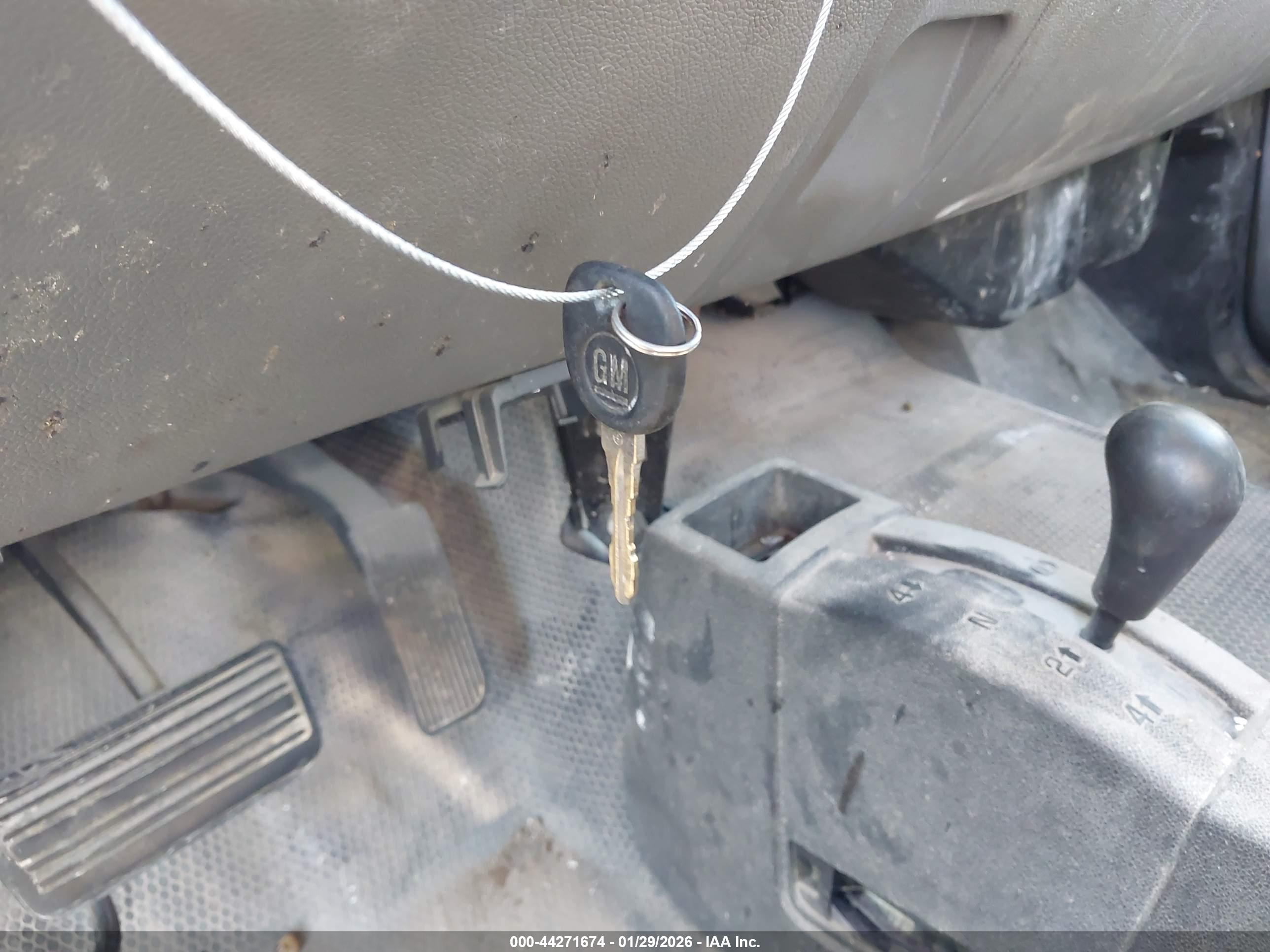 CHEVROLET SILVERADO image 11