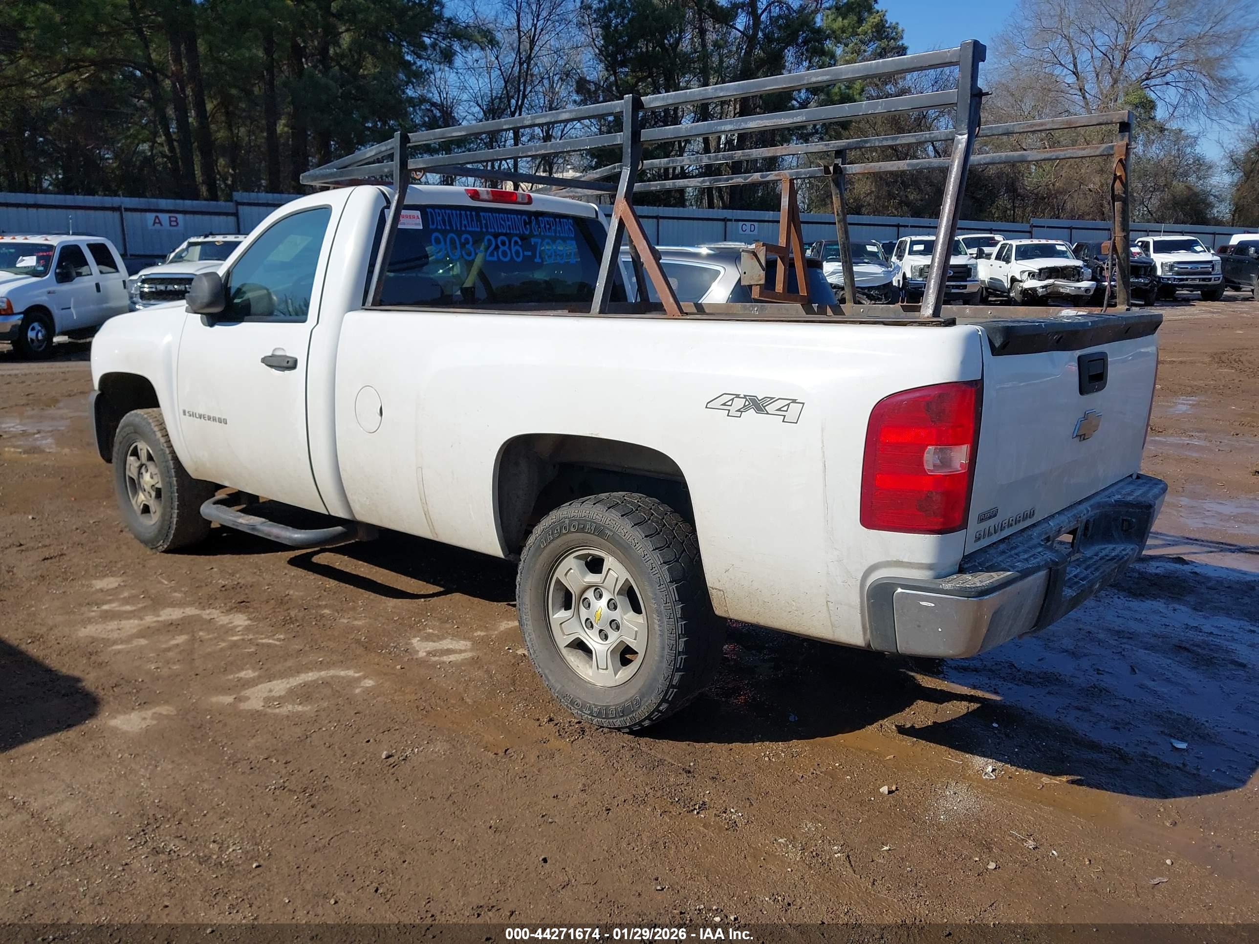CHEVROLET SILVERADO image 3