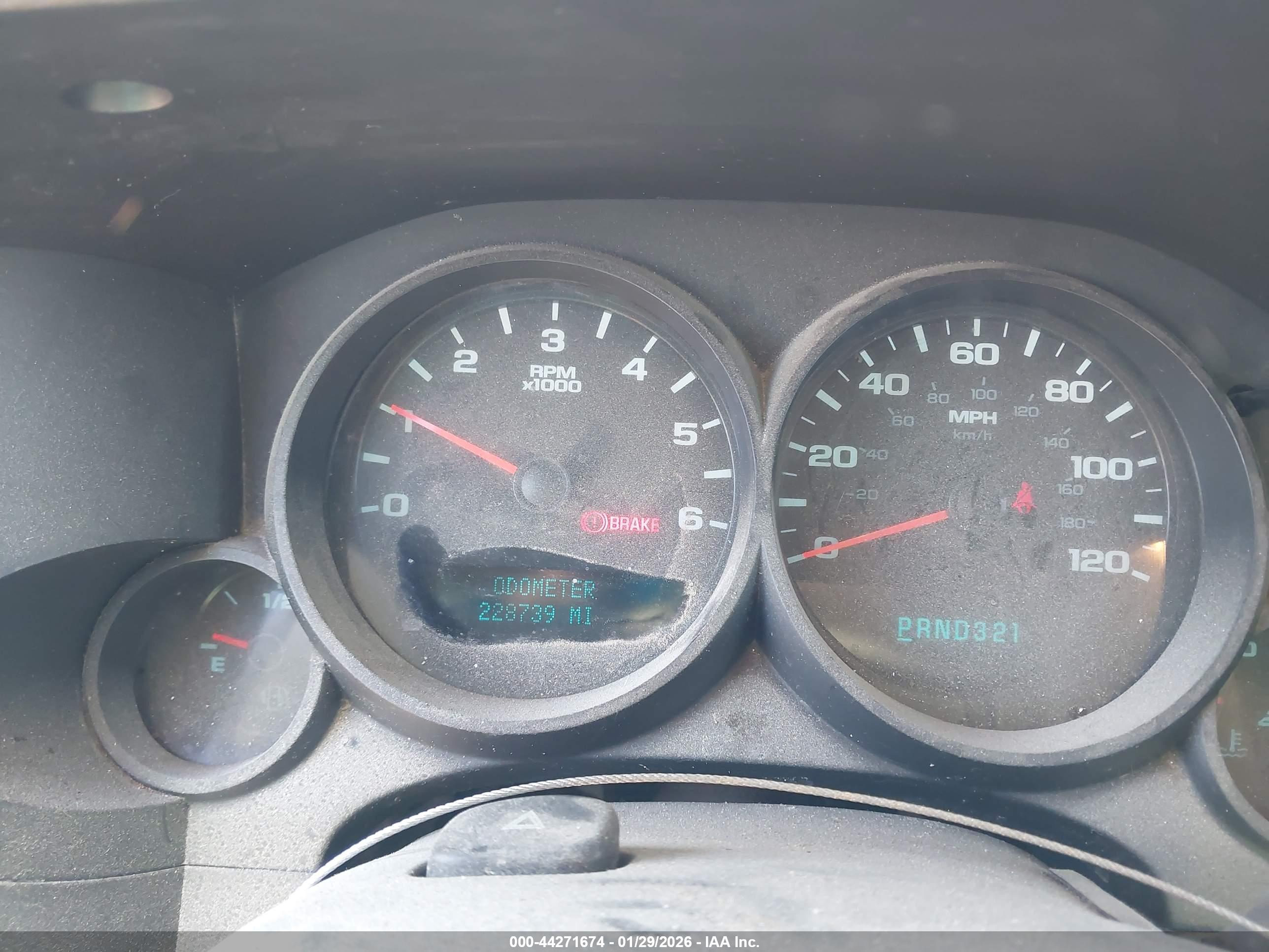 CHEVROLET SILVERADO image 7