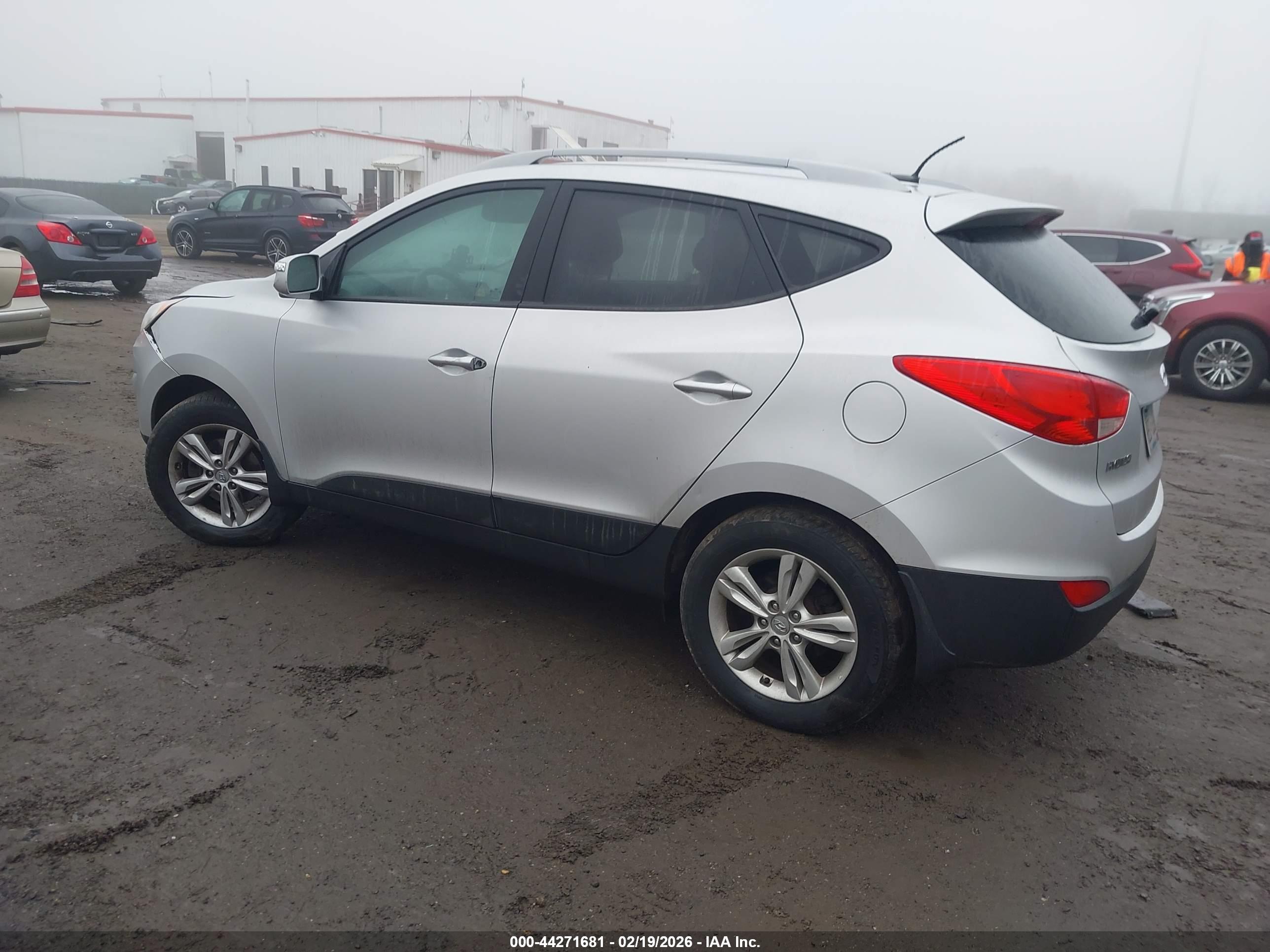 HYUNDAI TUCSON image 3