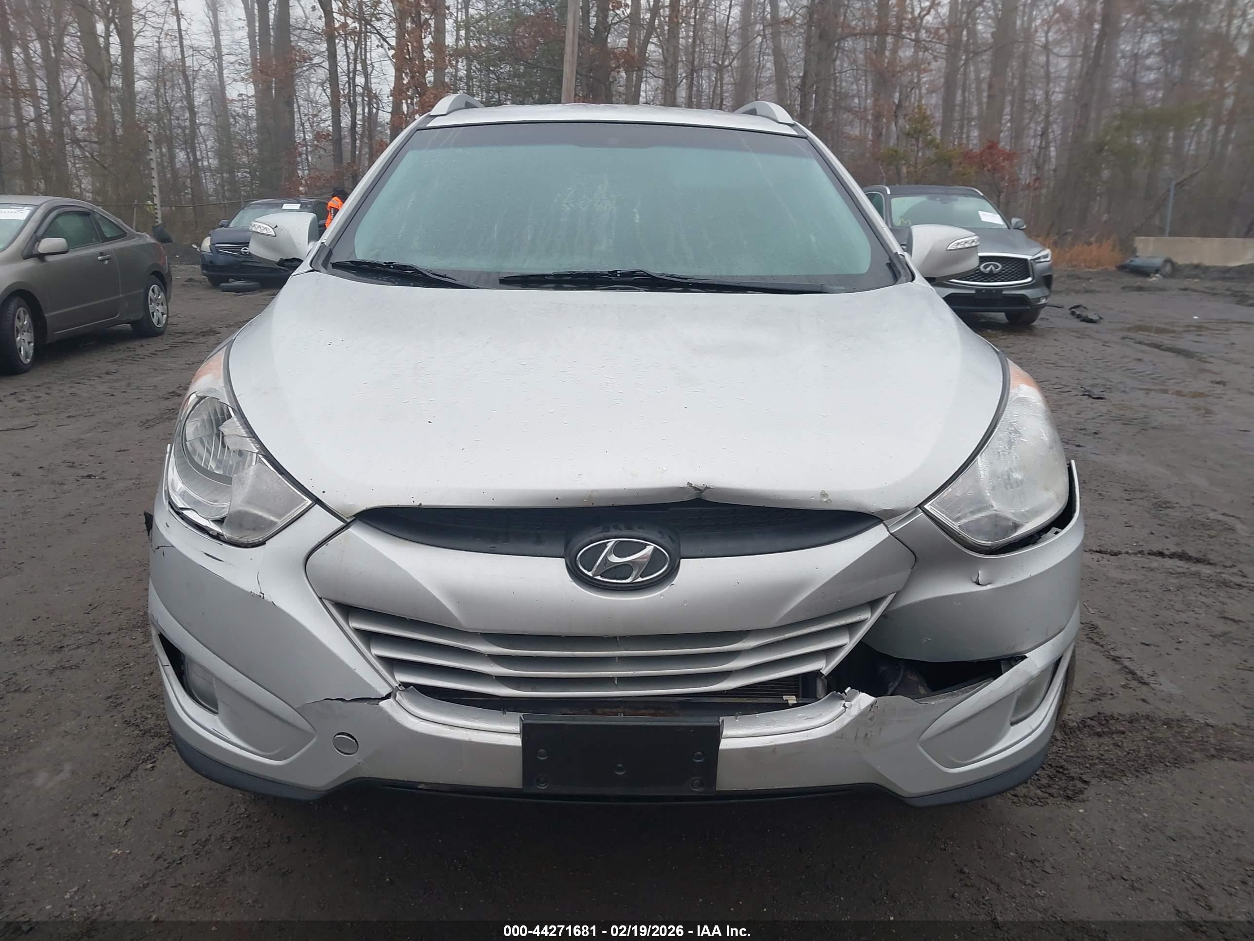 HYUNDAI TUCSON image 6