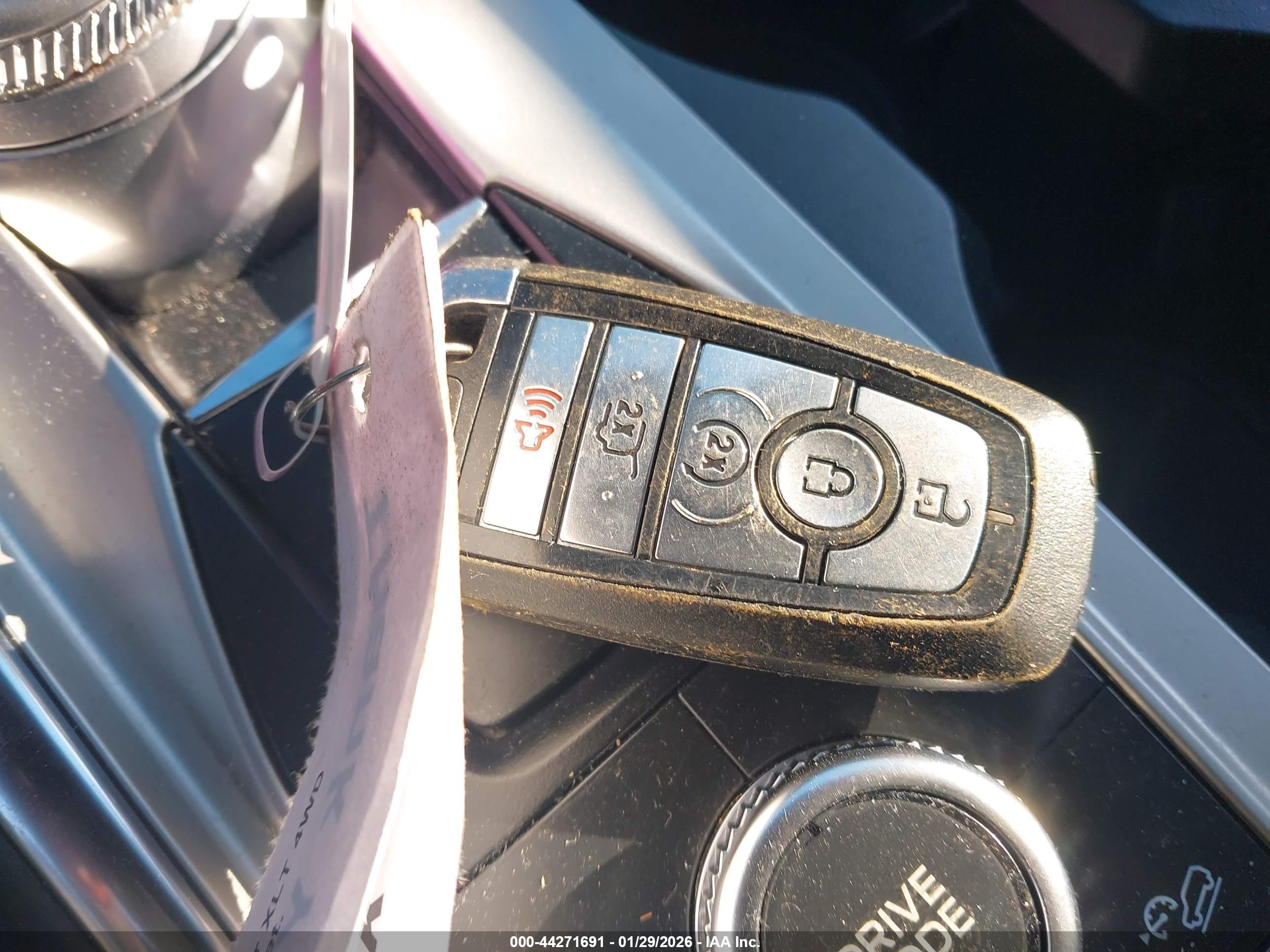 FORD EXPLORER image 11