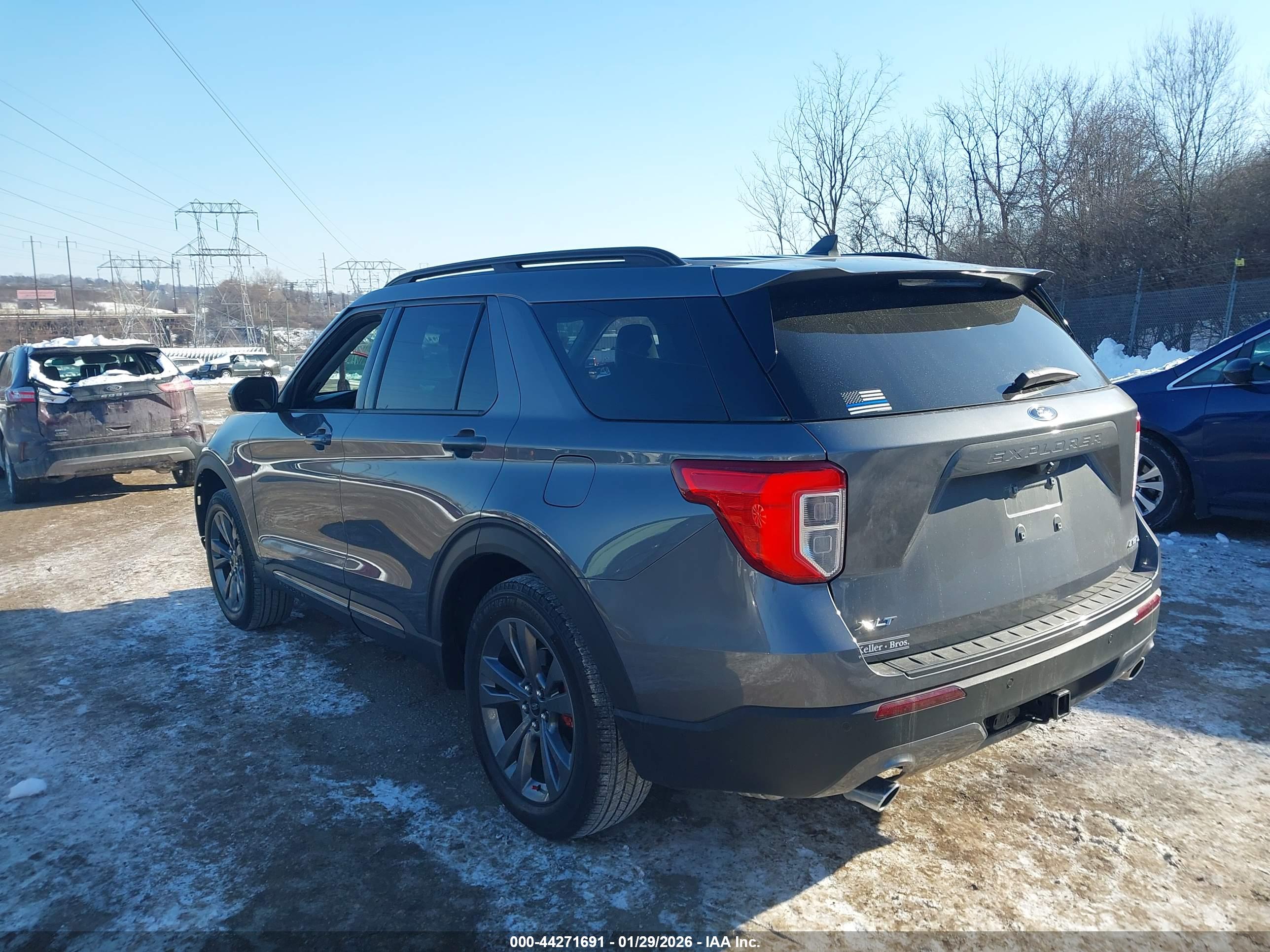 FORD EXPLORER image 3