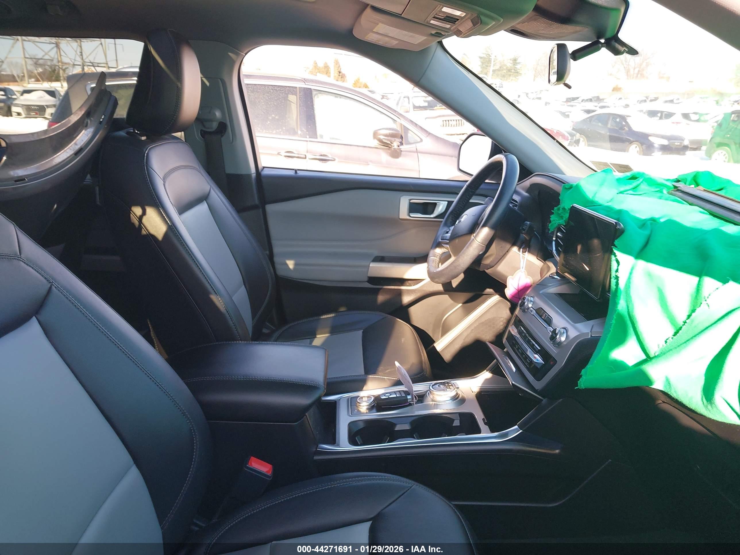 FORD EXPLORER image 5