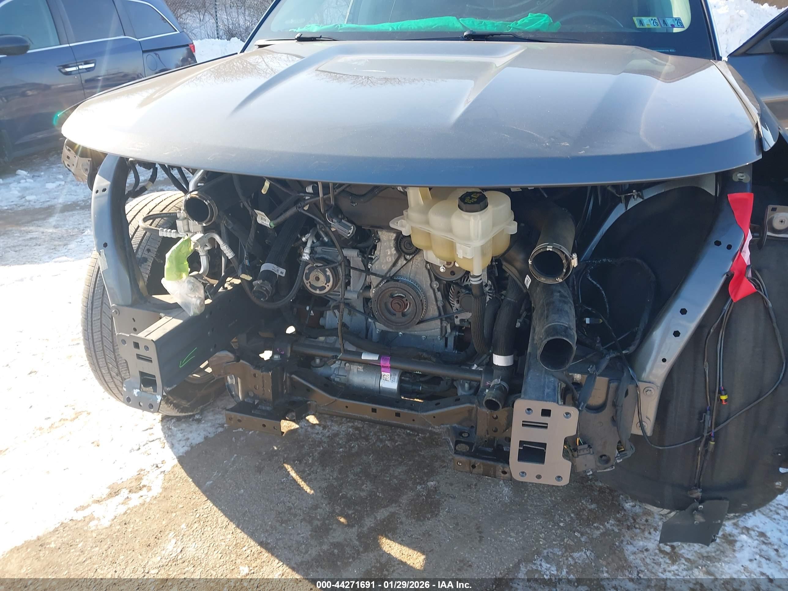 FORD EXPLORER image 6